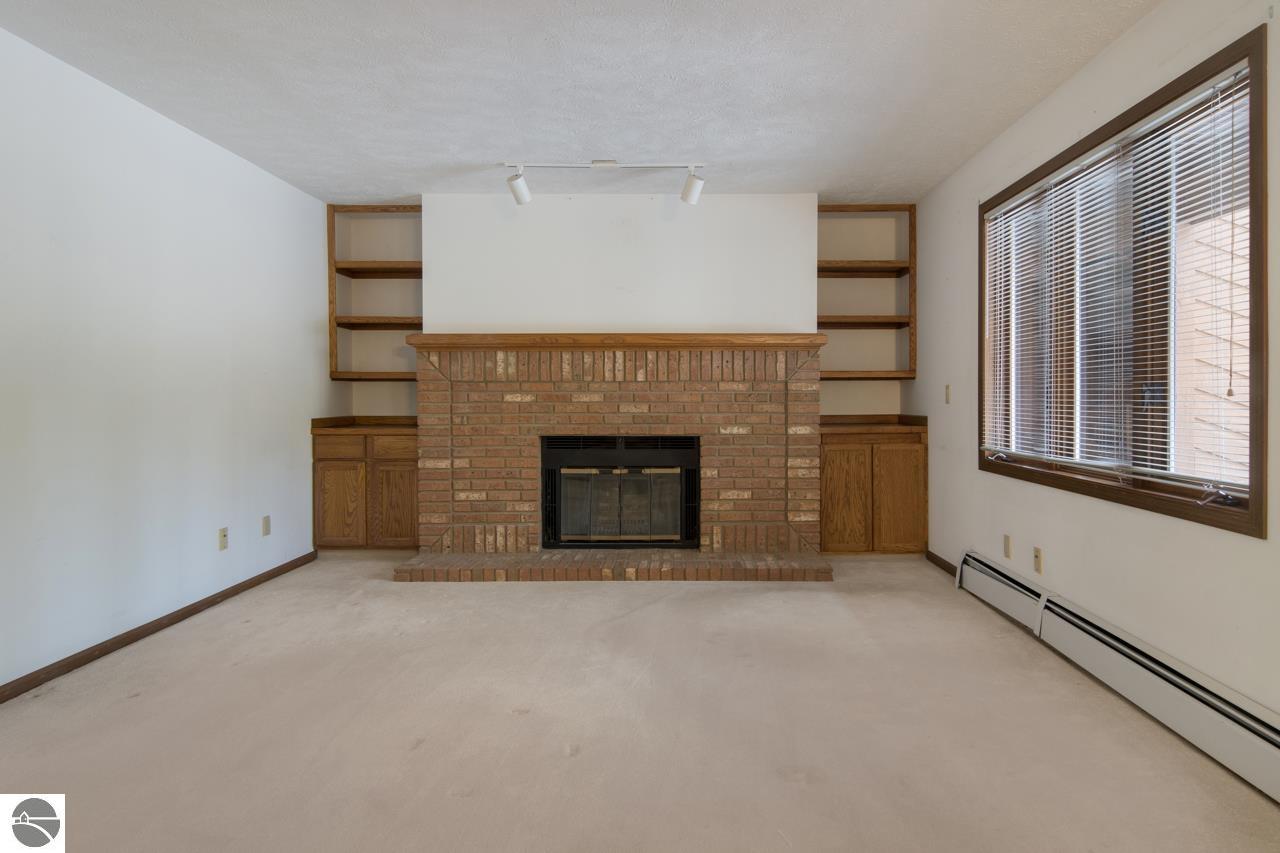 3810 Maid Marian Lane