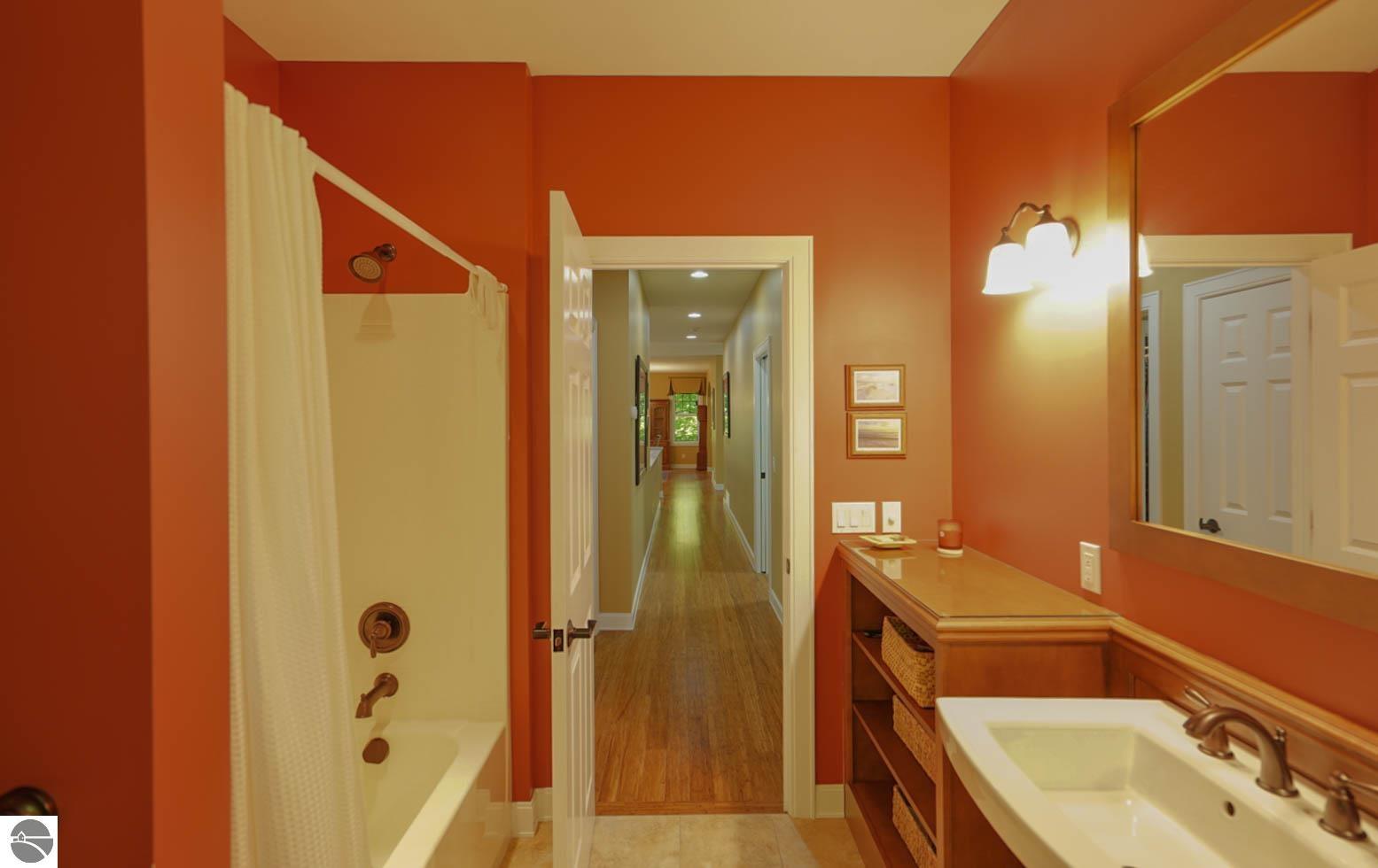 437 Summerwood