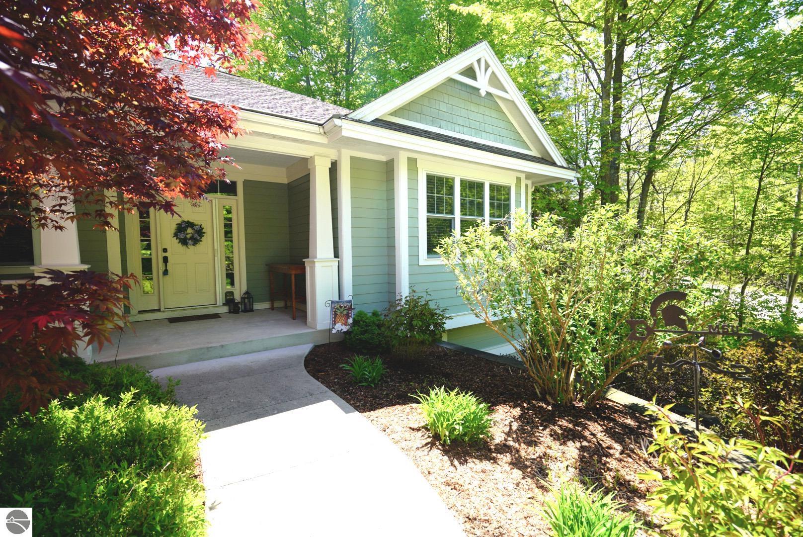 437 Summerwood