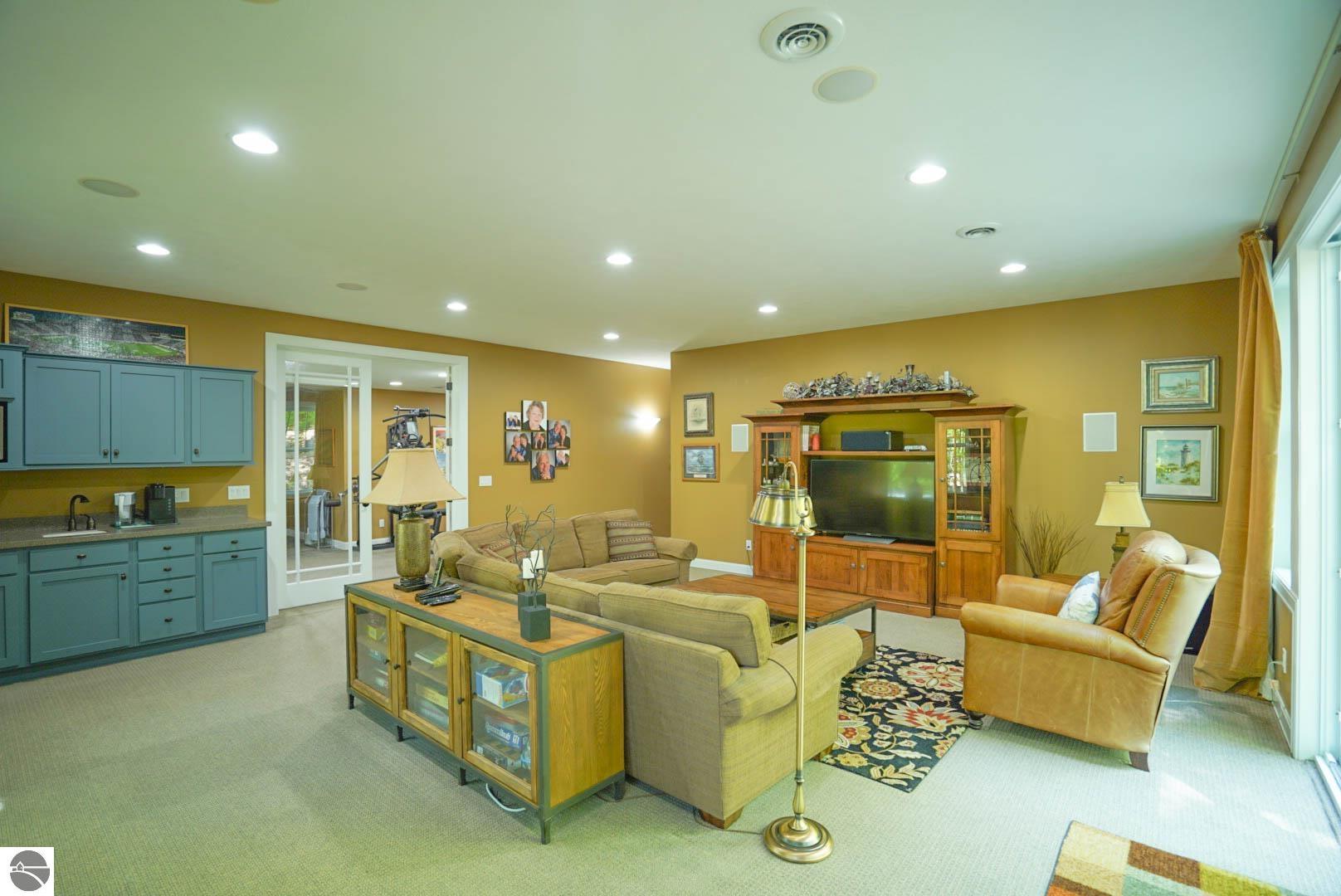 437 Summerwood