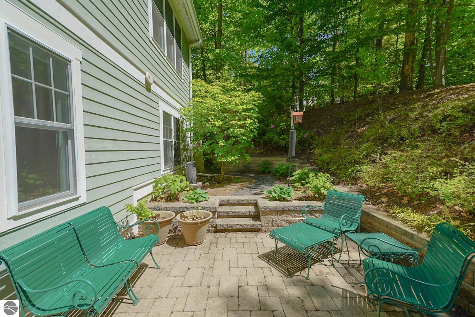437 Summerwood