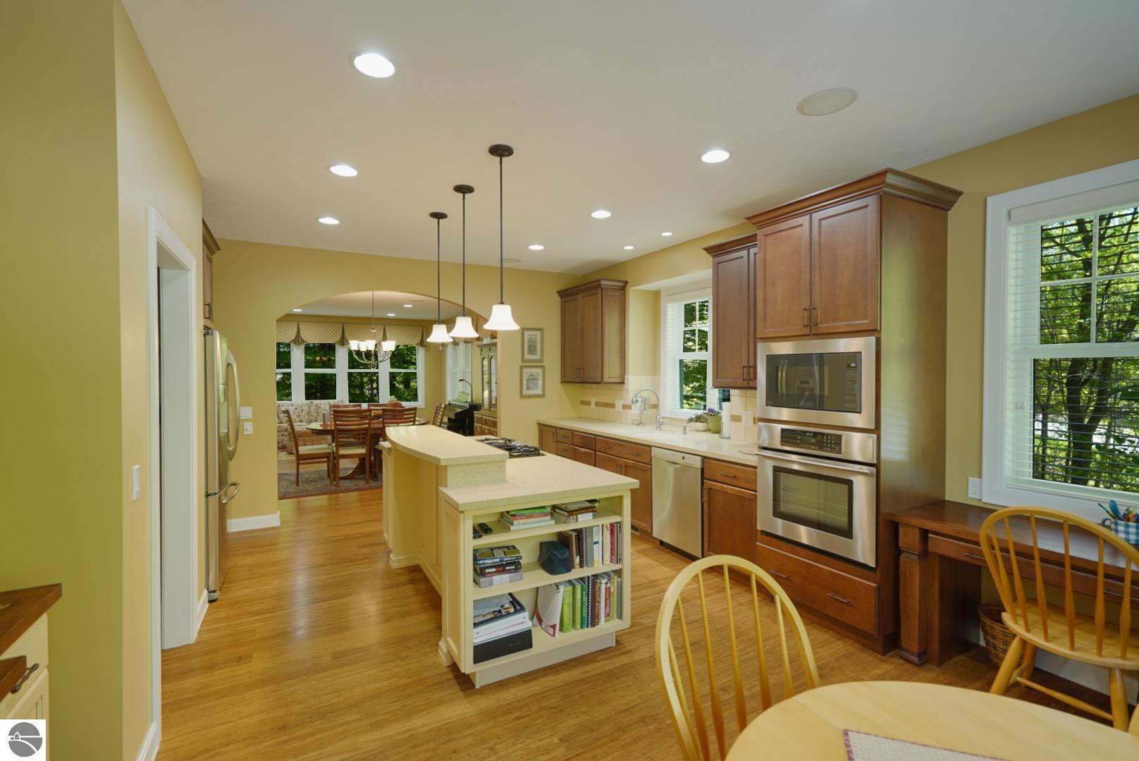437 Summerwood
