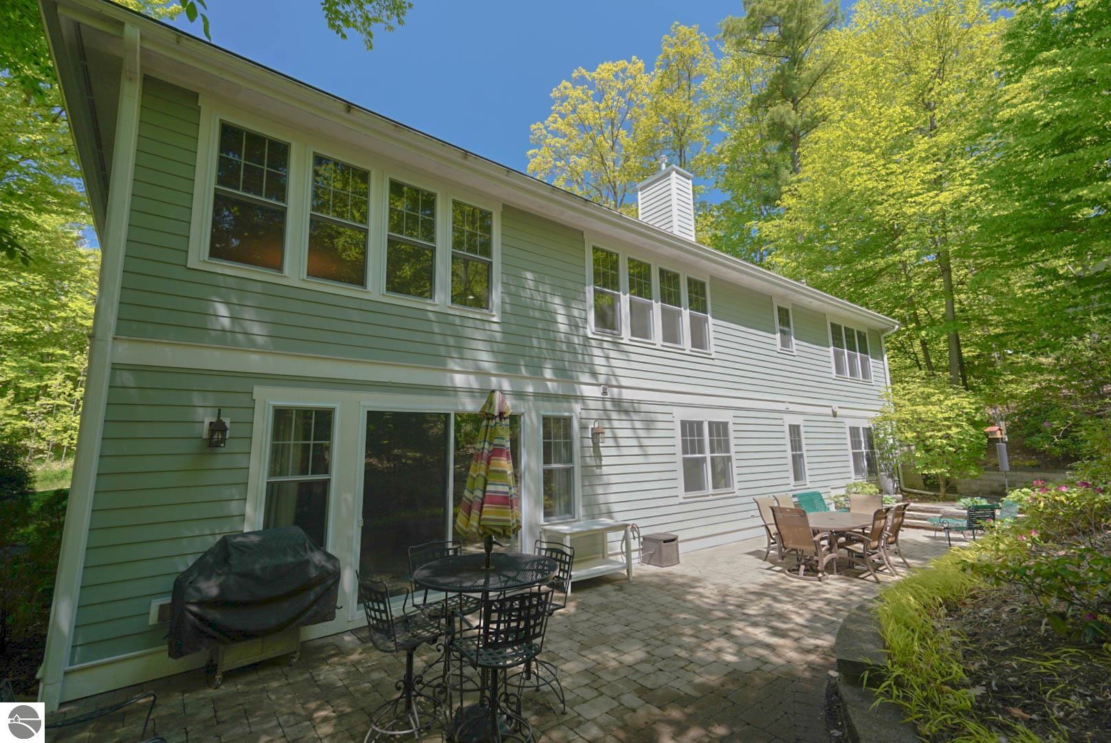 437 Summerwood