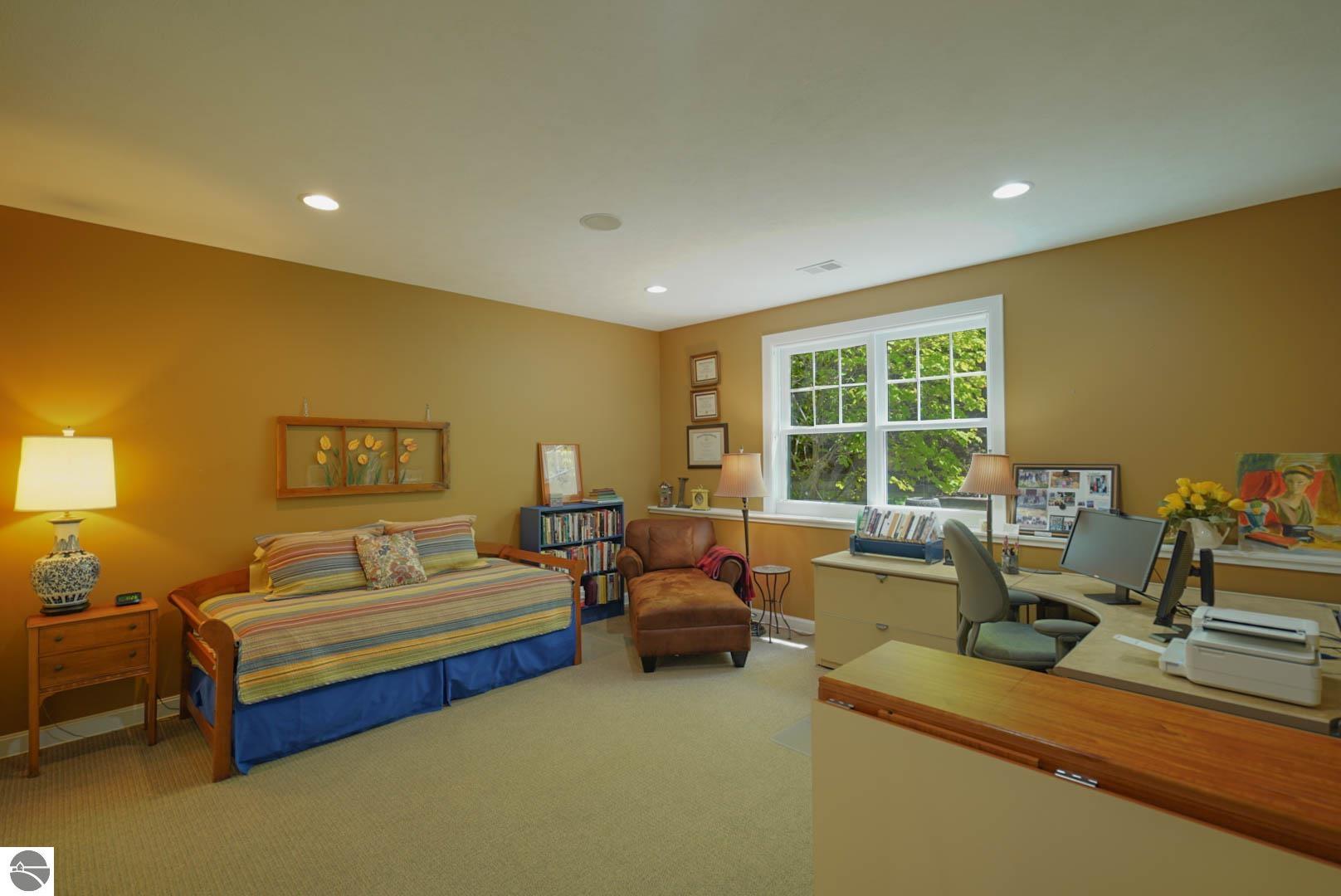 437 Summerwood