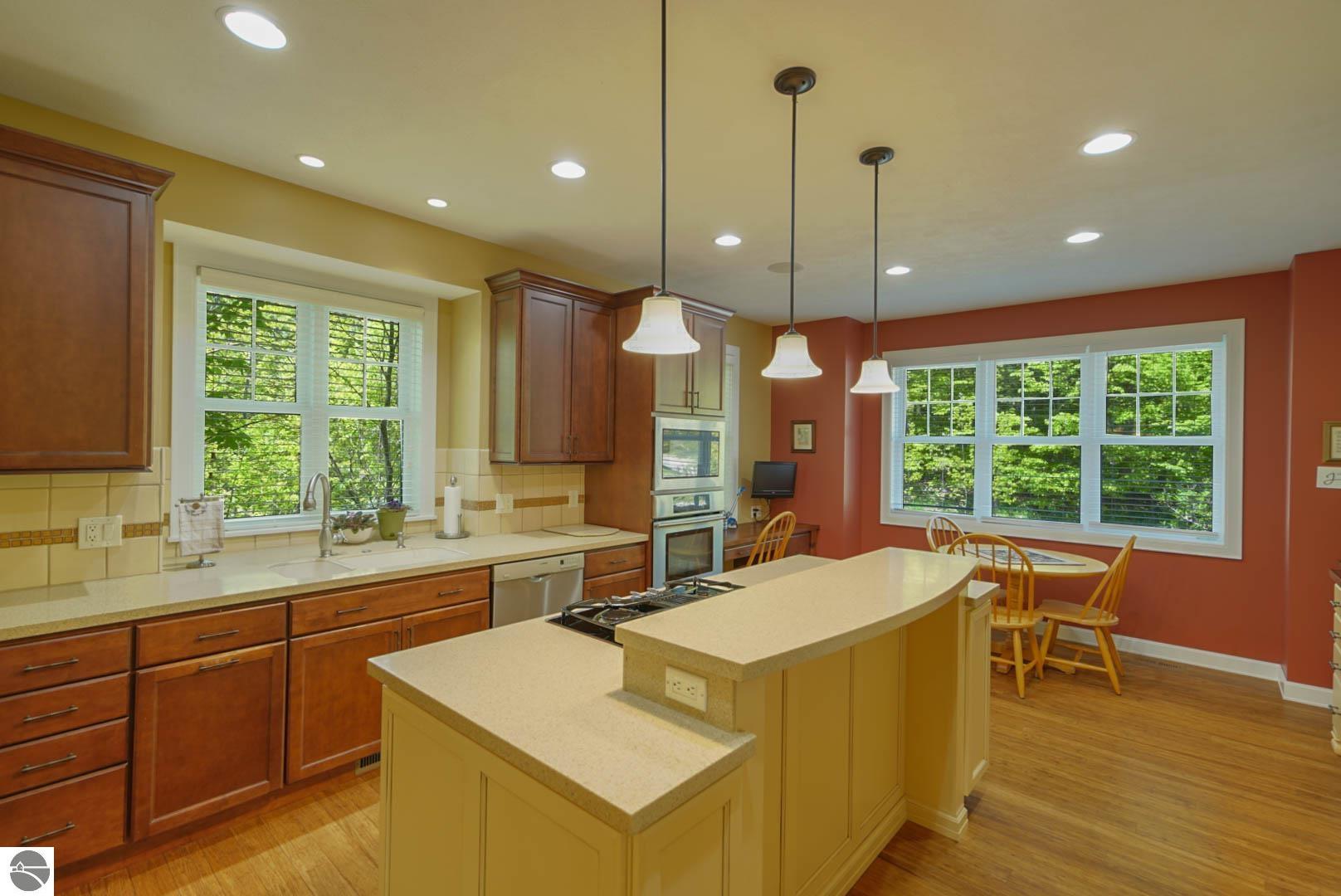 437 Summerwood
