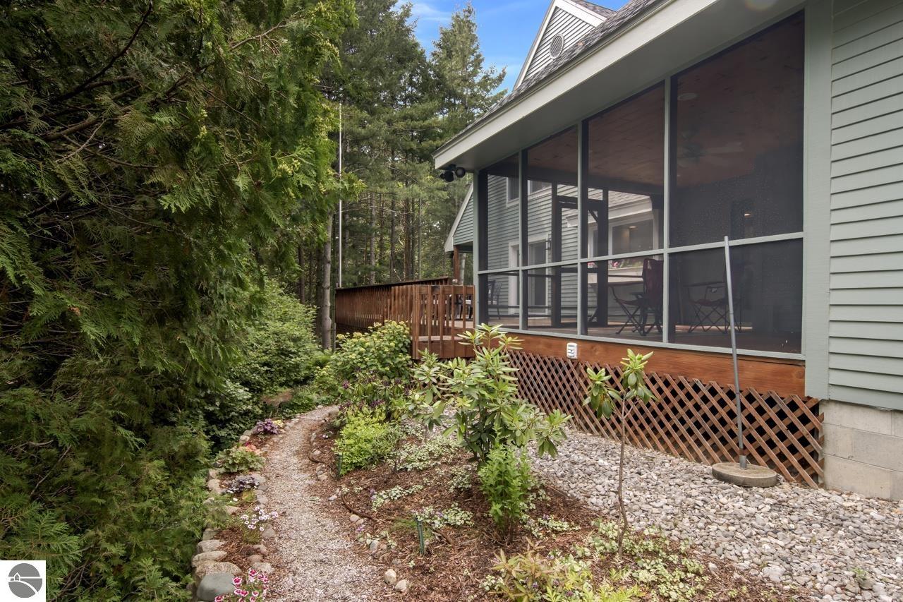965 Pine Ridge Drive