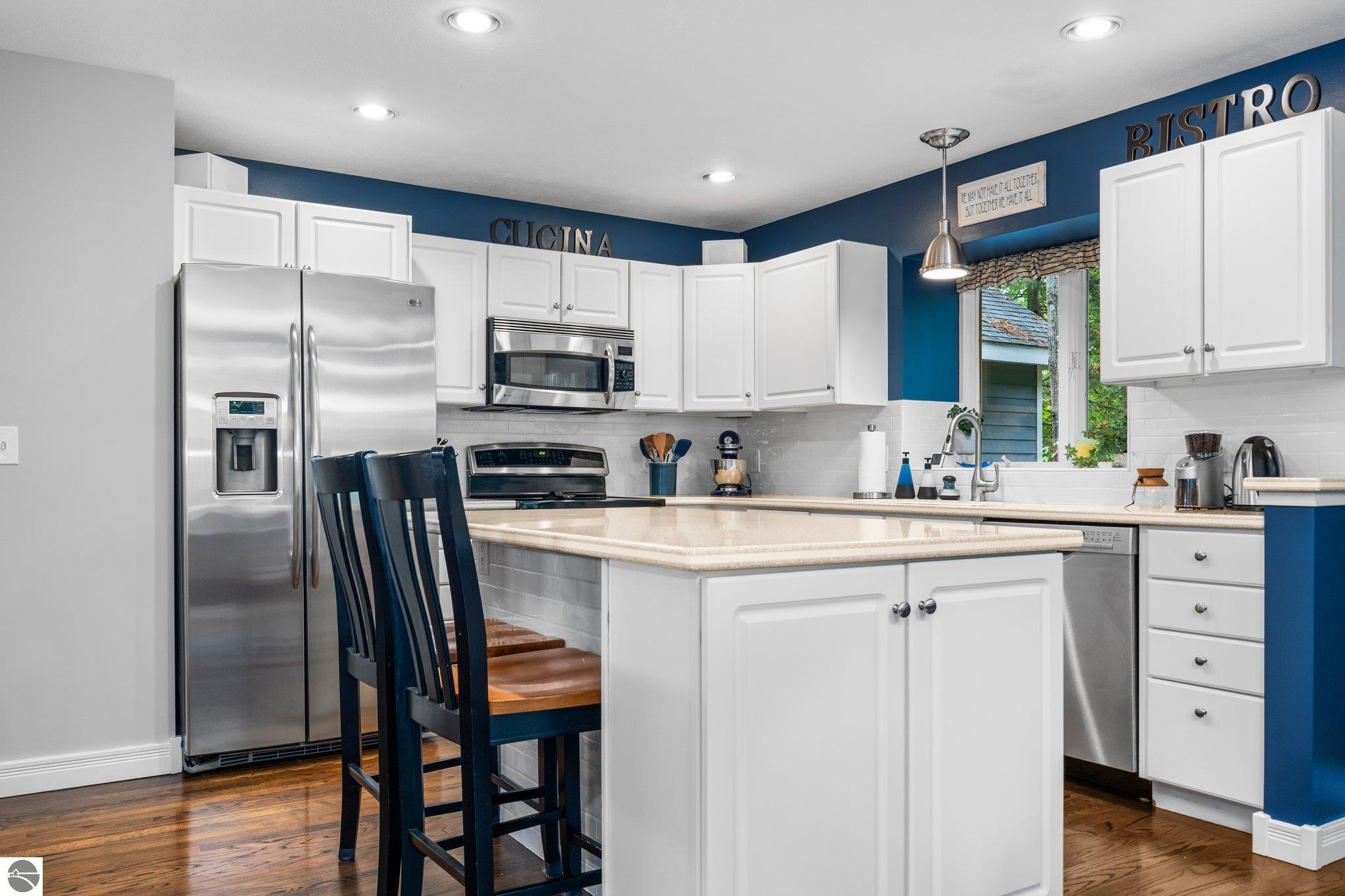3215 Holiday Village Road