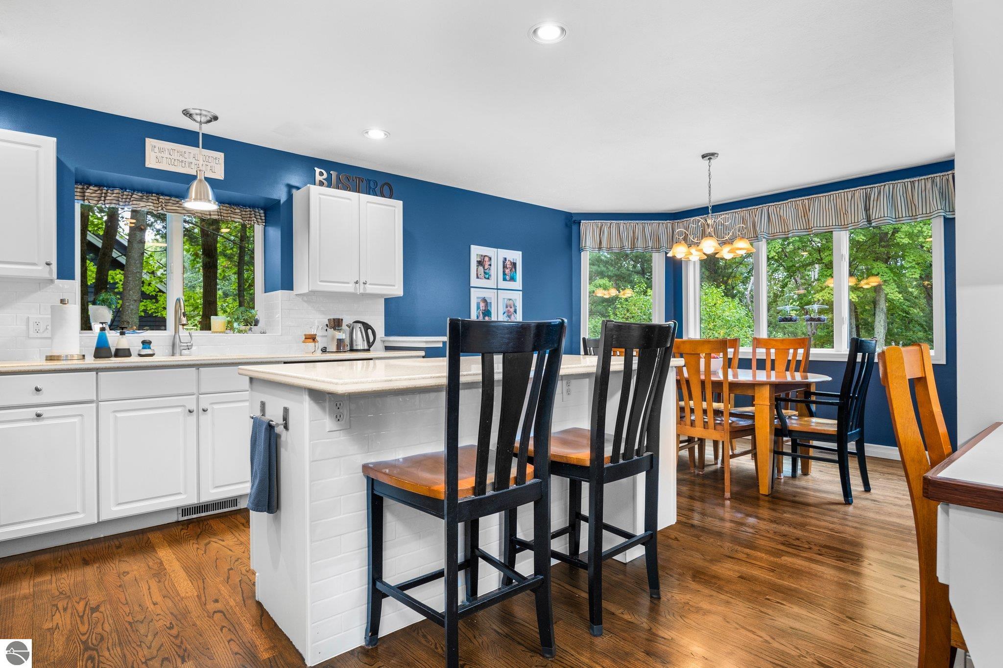 3215 Holiday Village Road