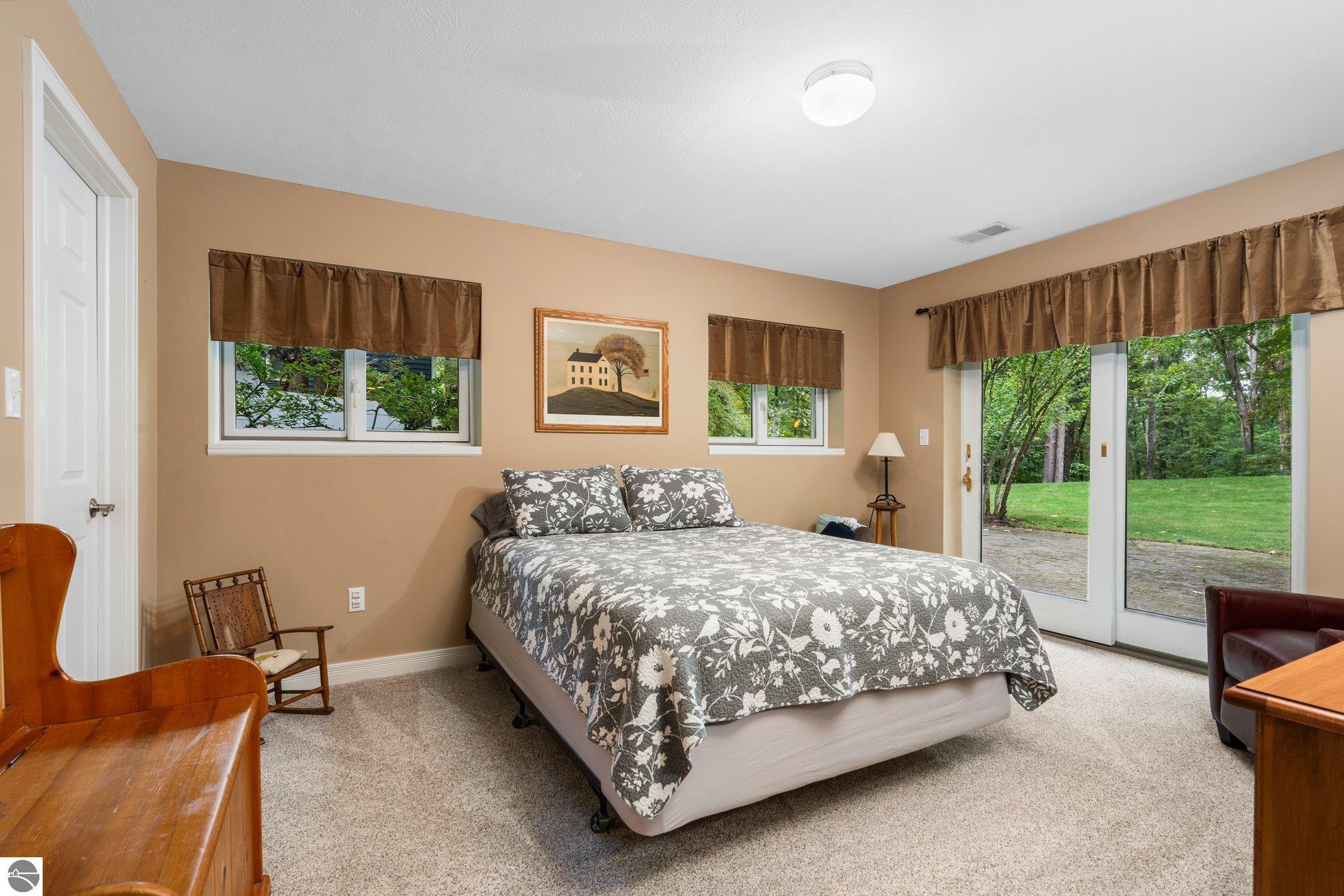 3215 Holiday Village Road