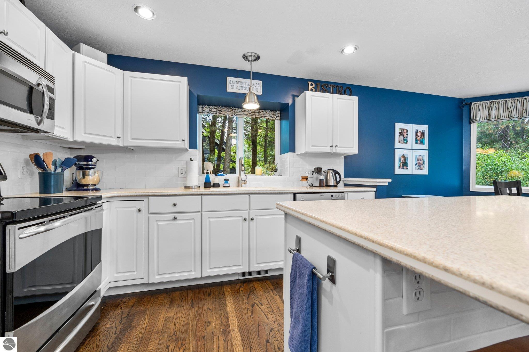3215 Holiday Village Road
