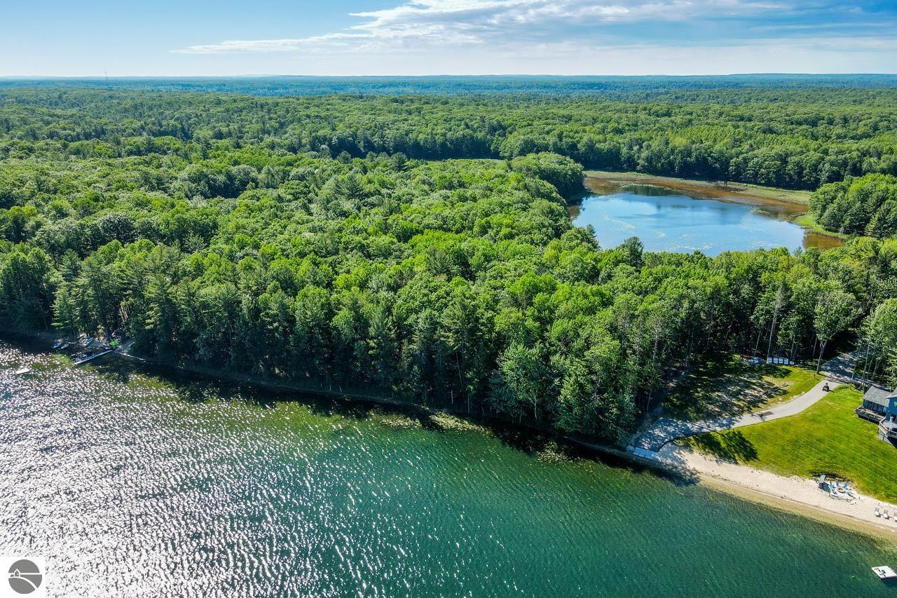 000 Island View Drive