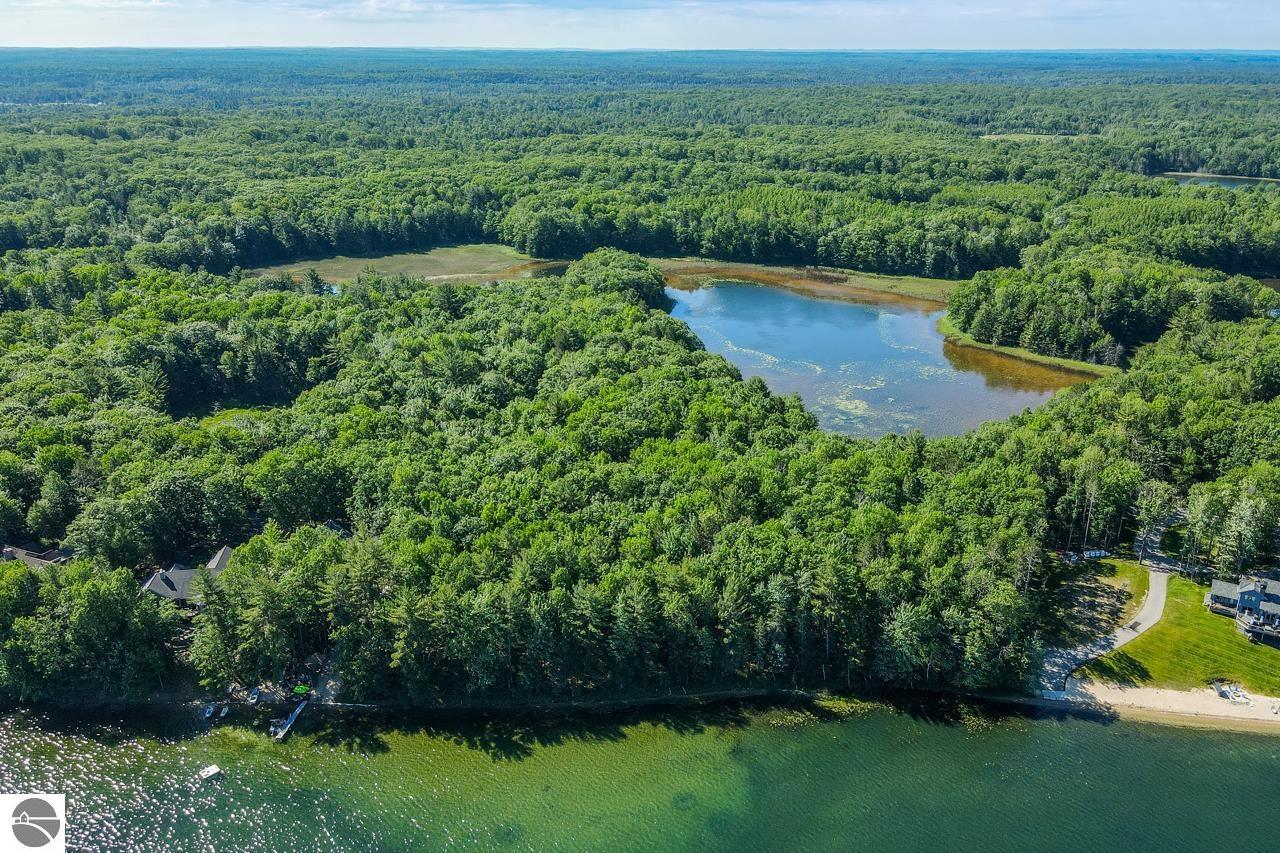 000 Island View Drive