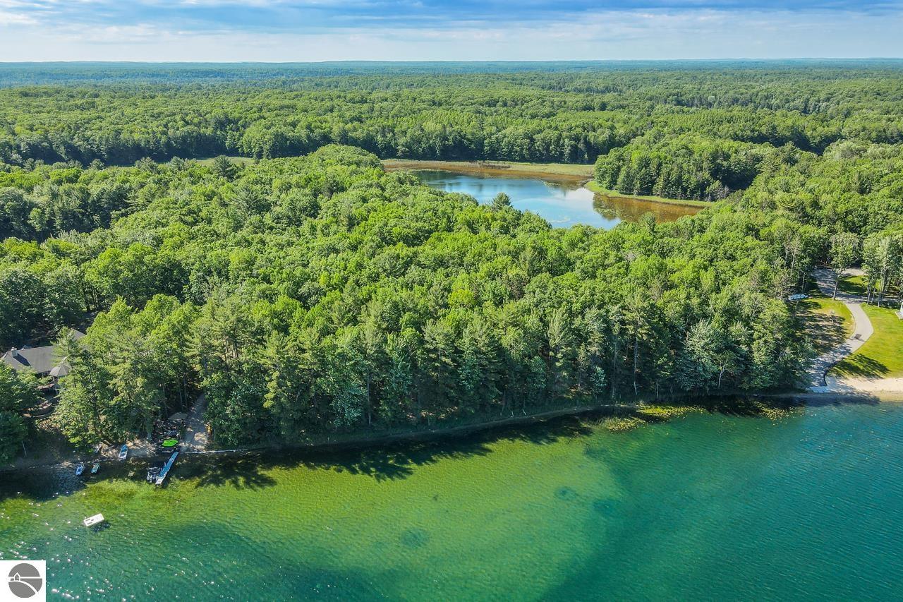 000 Island View Drive