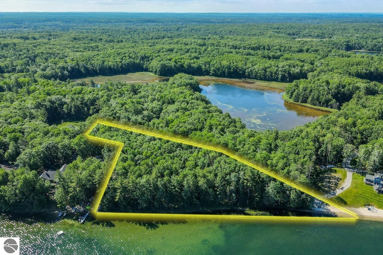 000 Island View Drive