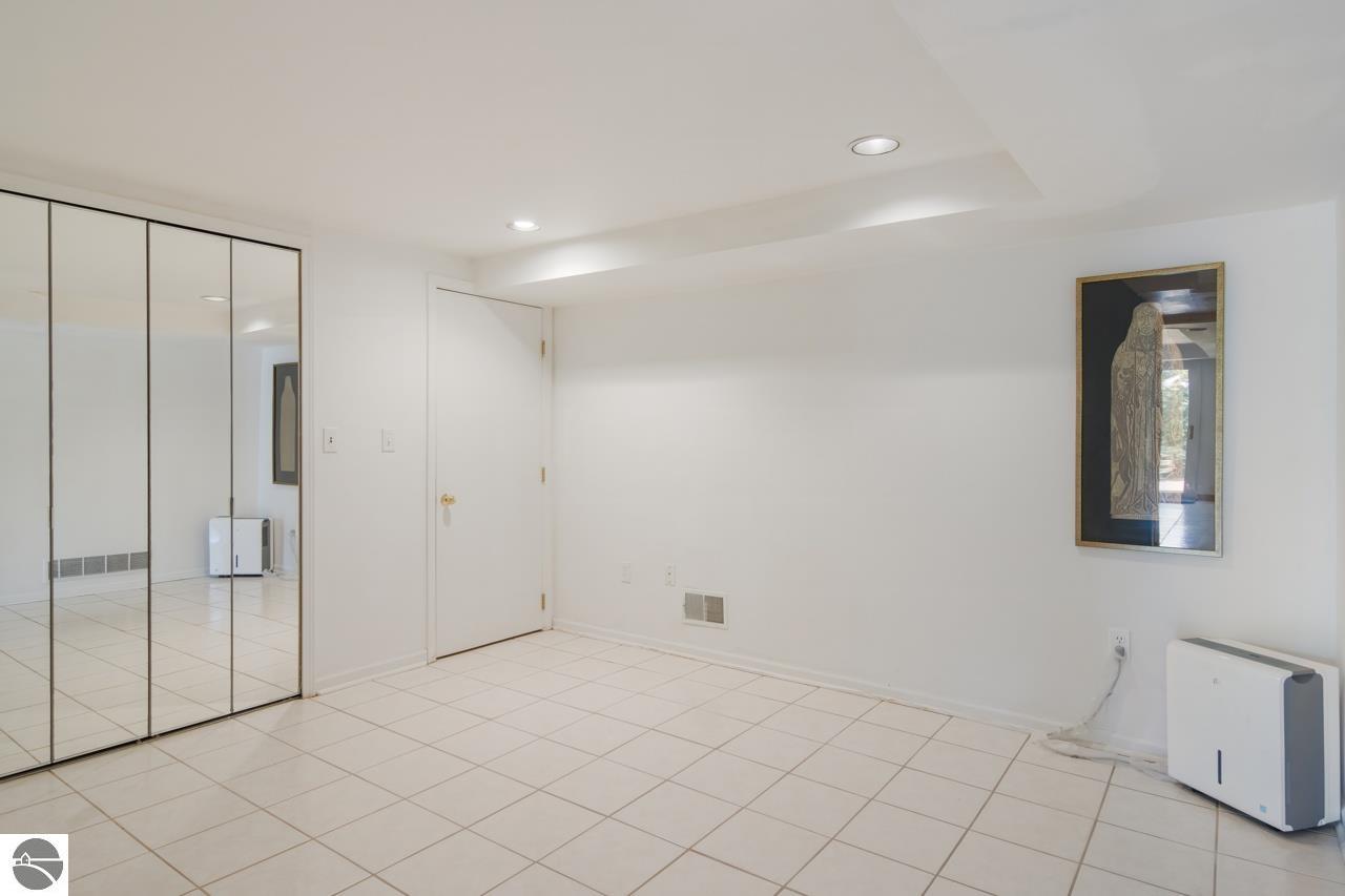 8639 Woodridge Drive