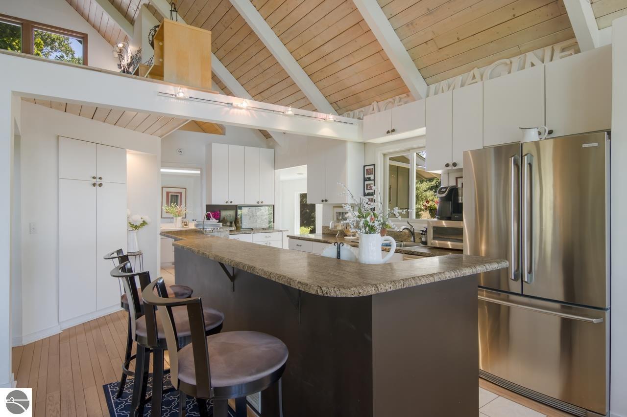 8639 Woodridge Drive