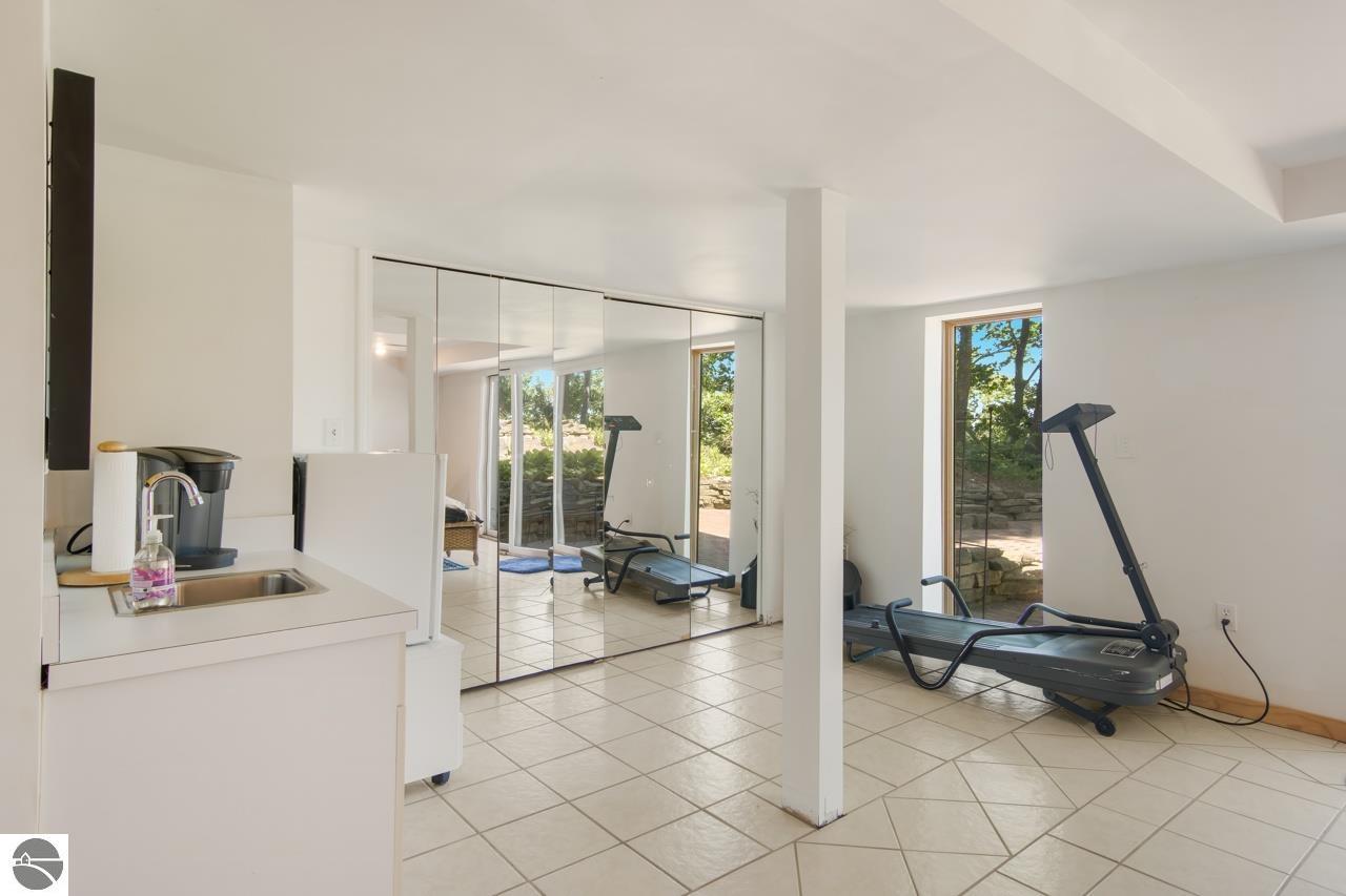 8639 Woodridge Drive