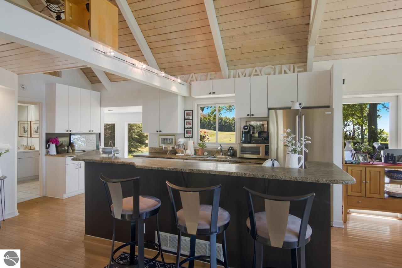8639 Woodridge Drive