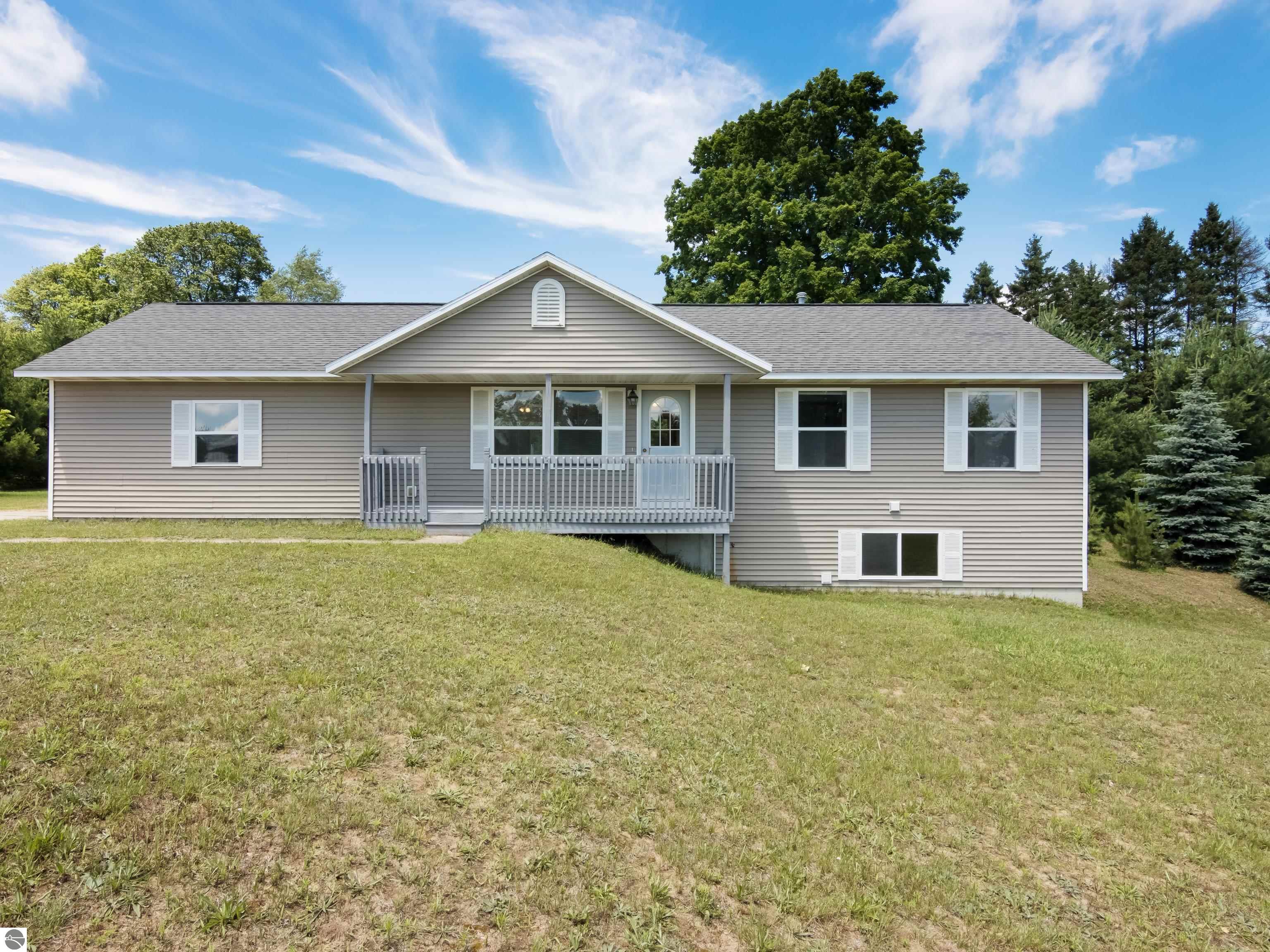 8394 King Arthurs Court
