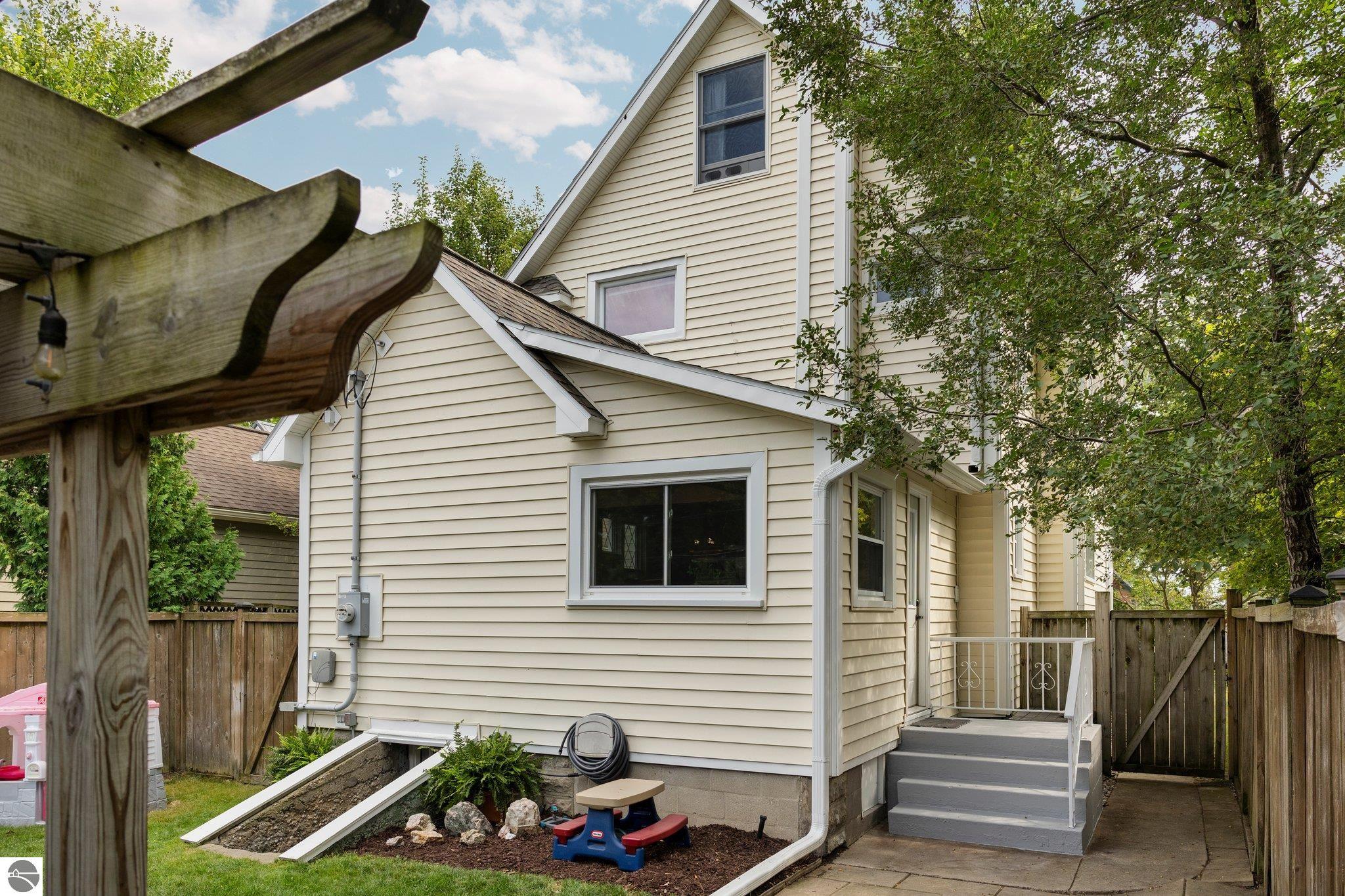521 Webster Street
