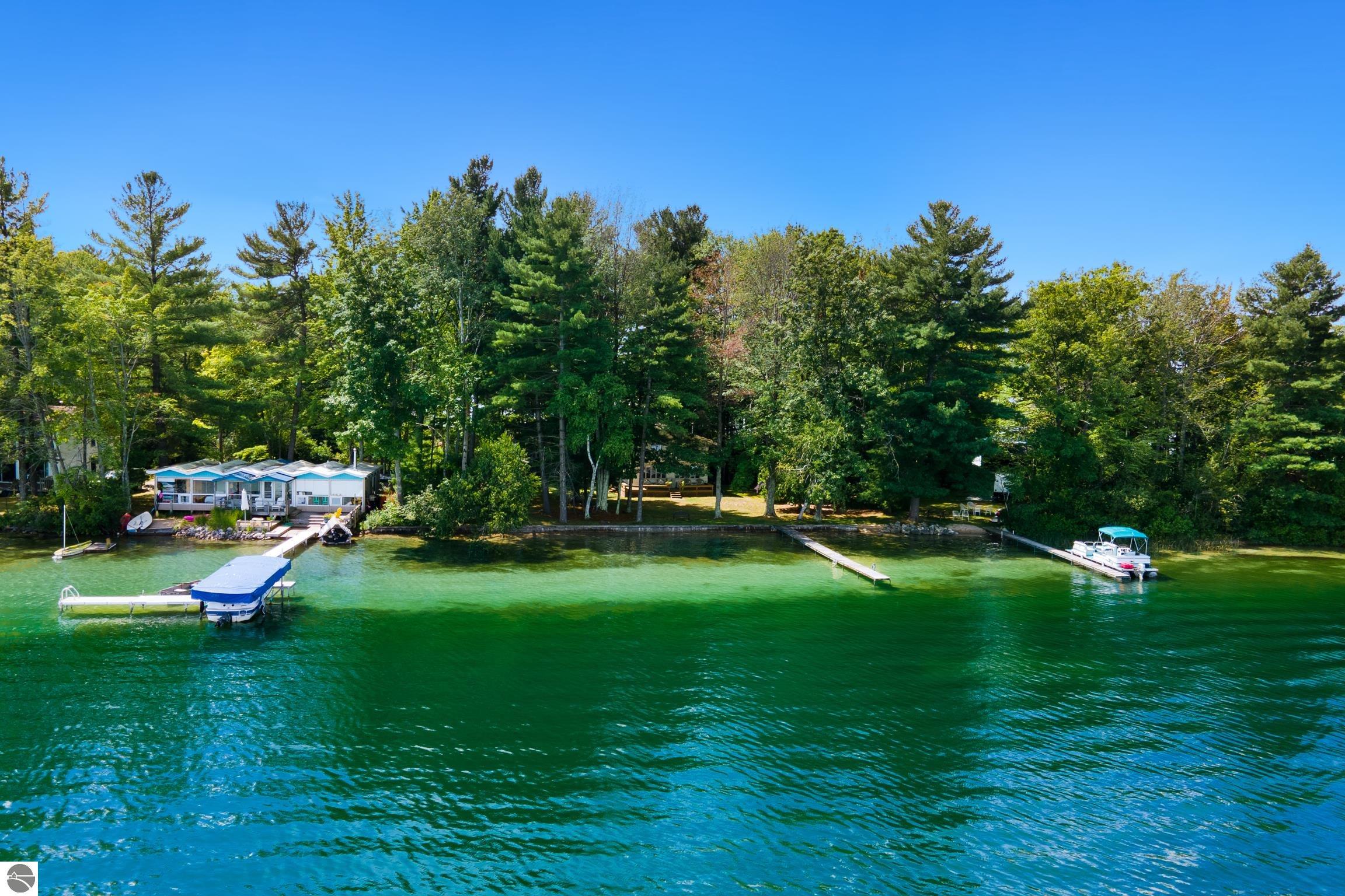 4259 Lakeview Drive