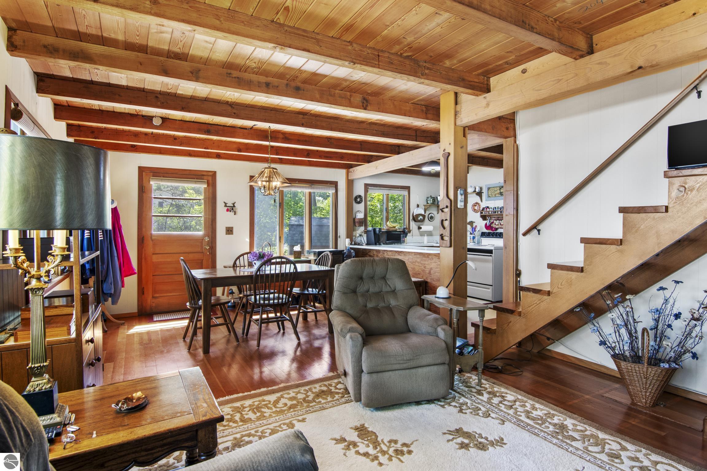 4259 Lakeview Drive