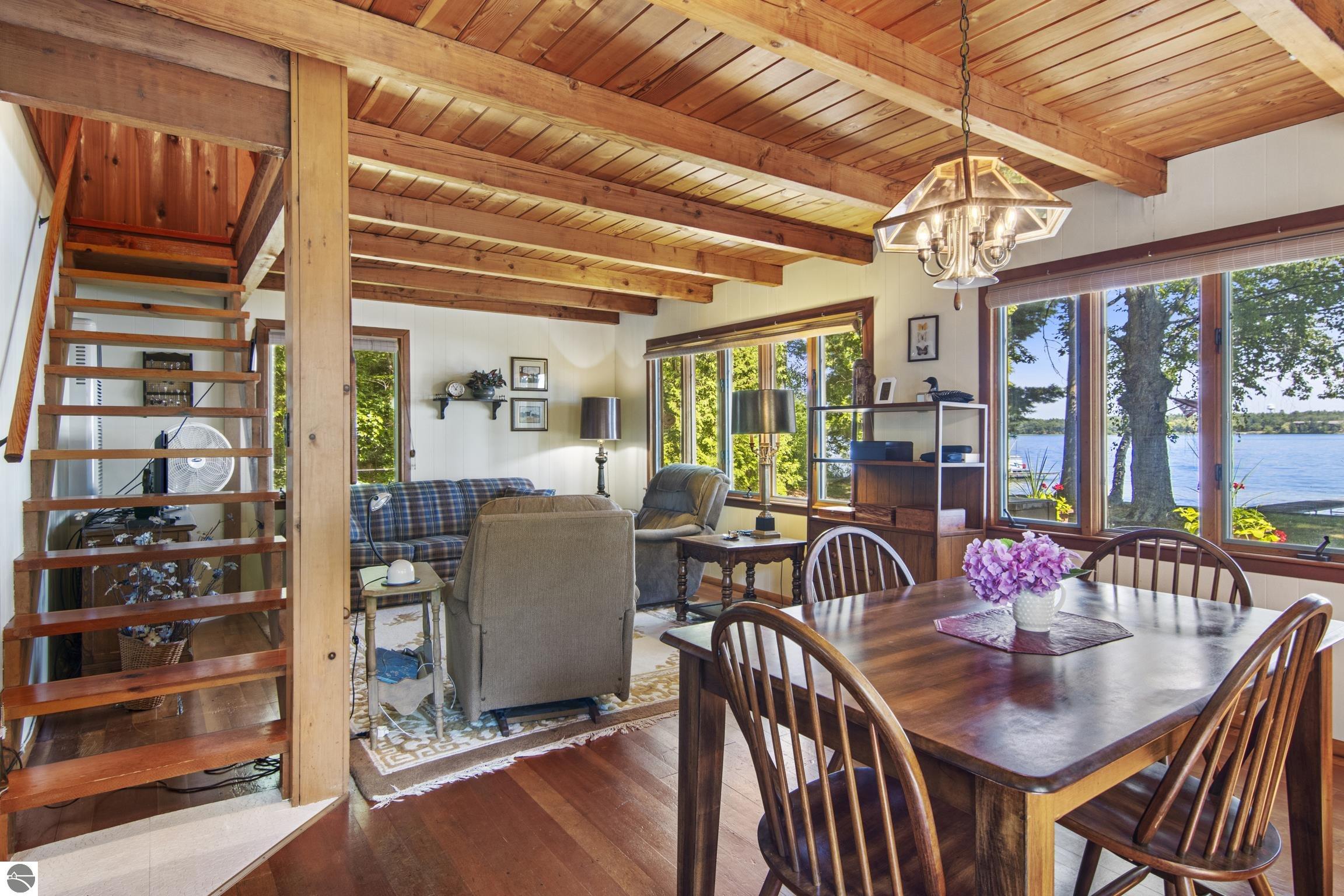 4259 Lakeview Drive