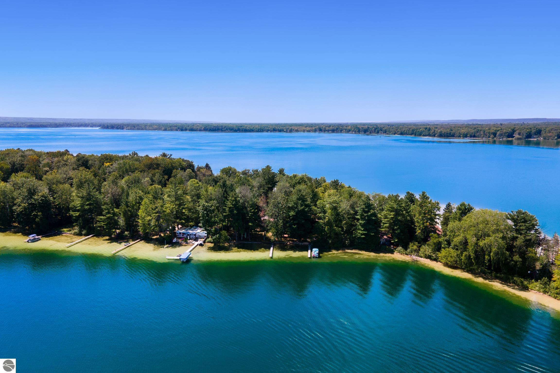 4259 Lakeview Drive