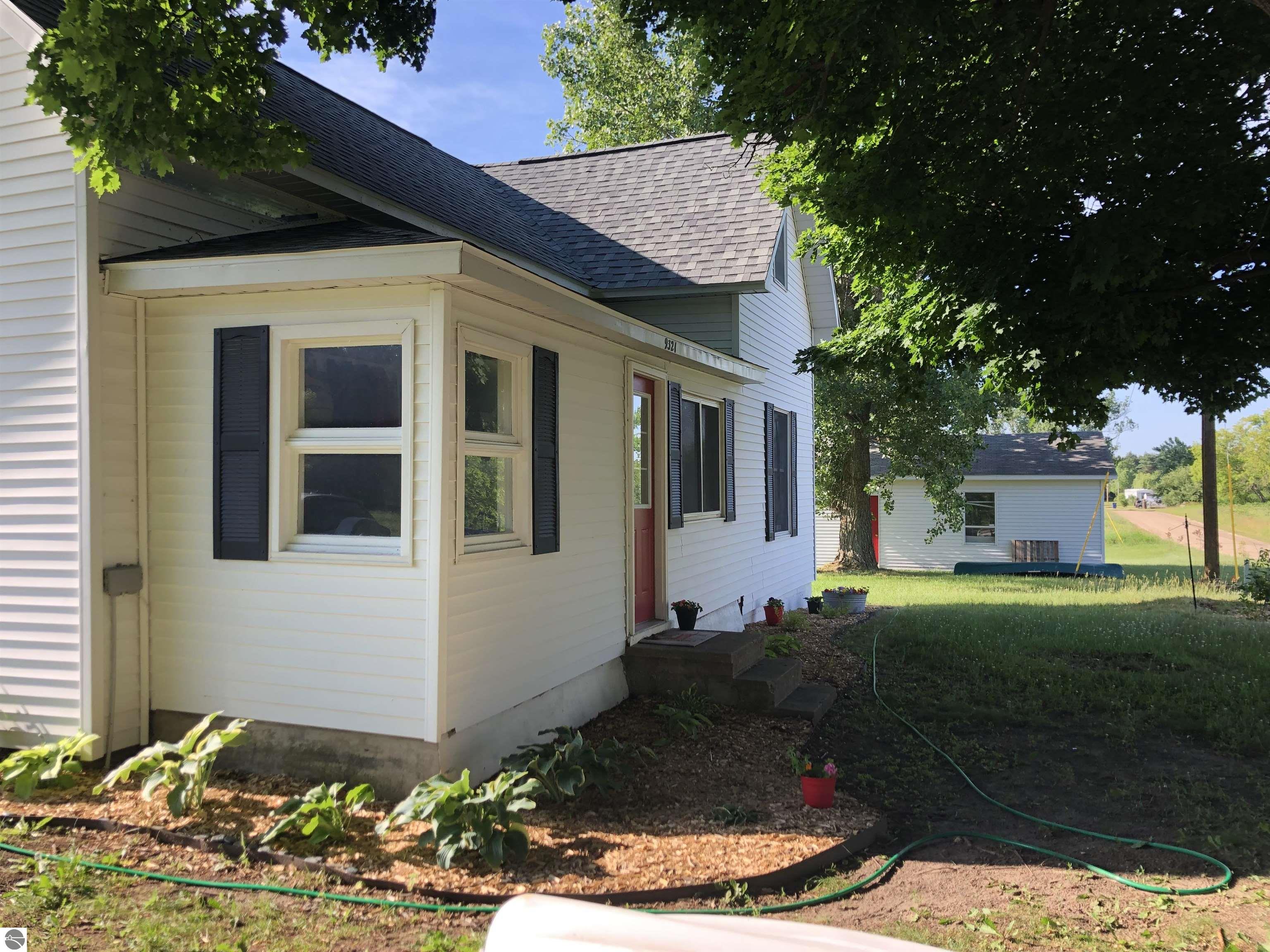 9321 Tillotson