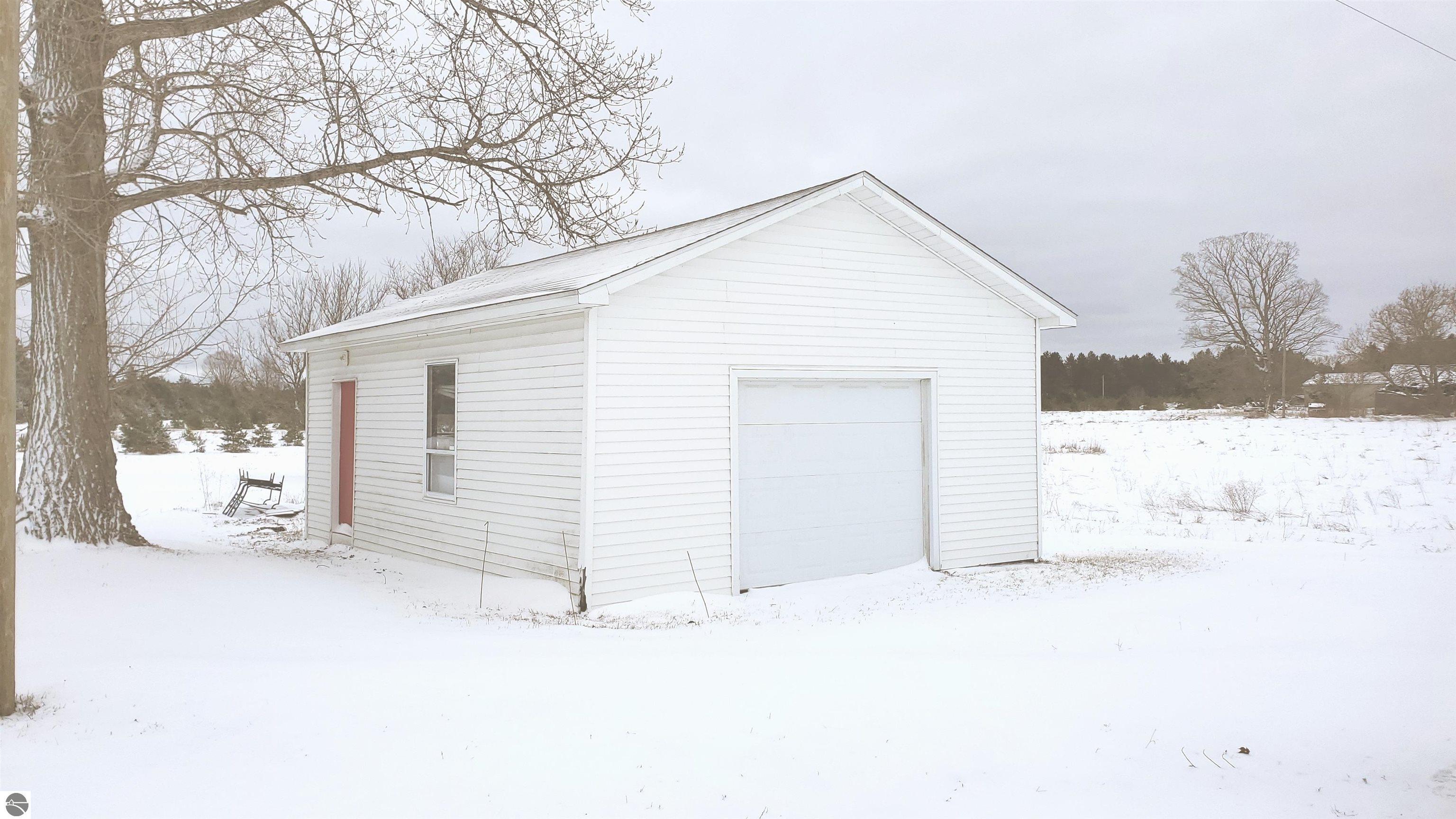 9321 Tillotson