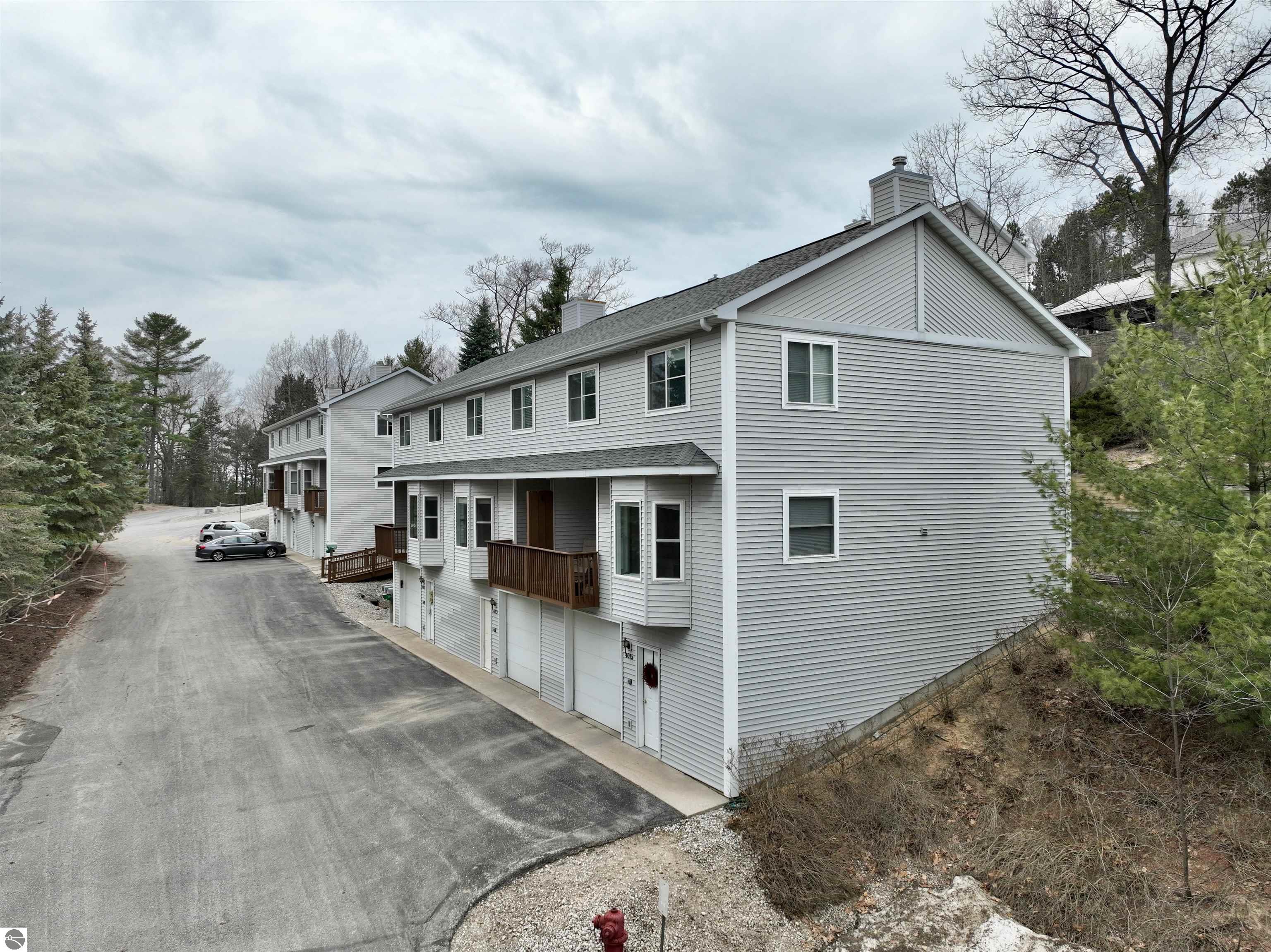 4013 Robinhood Lane