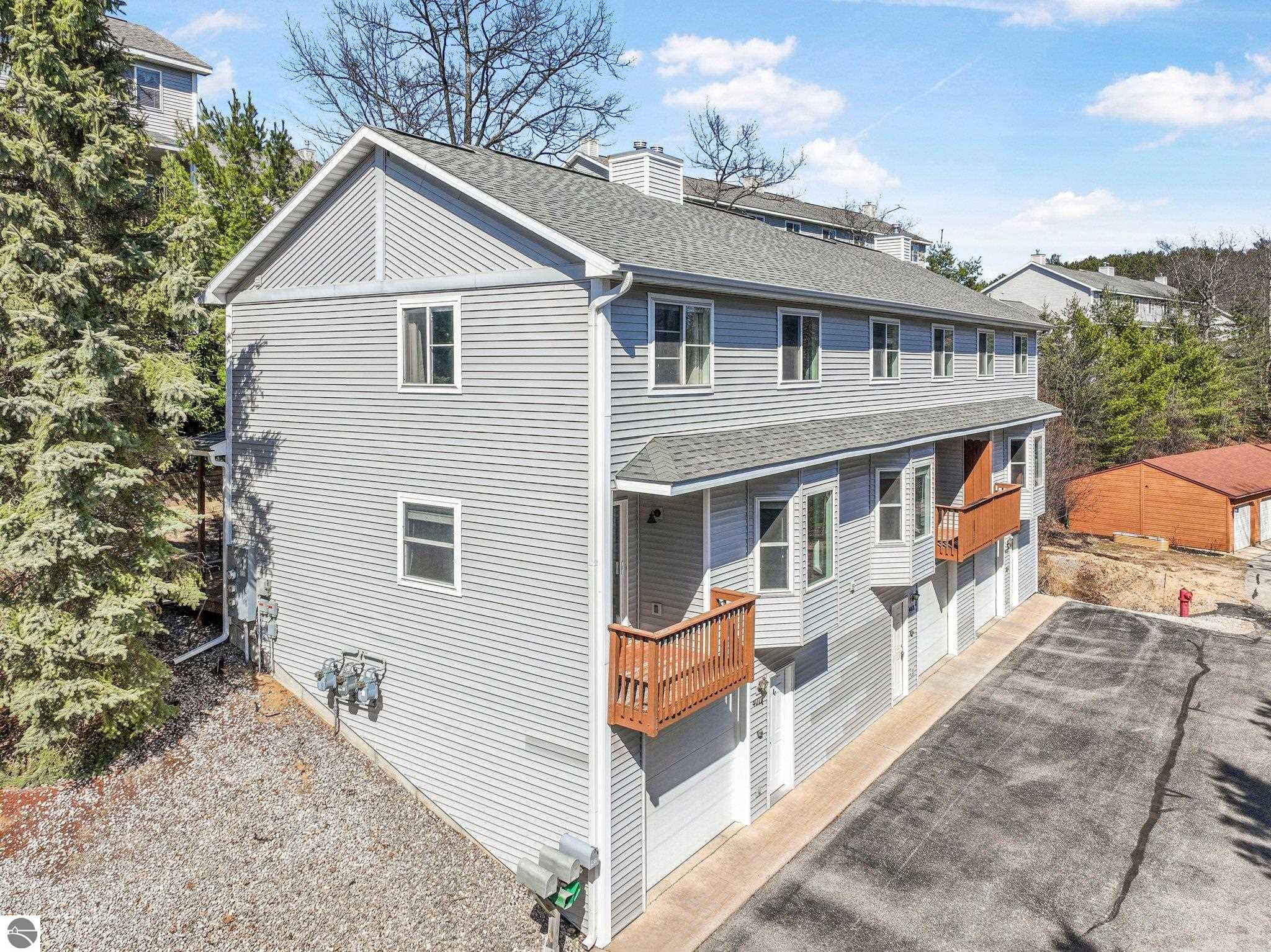 4011 Robin Hood Lane