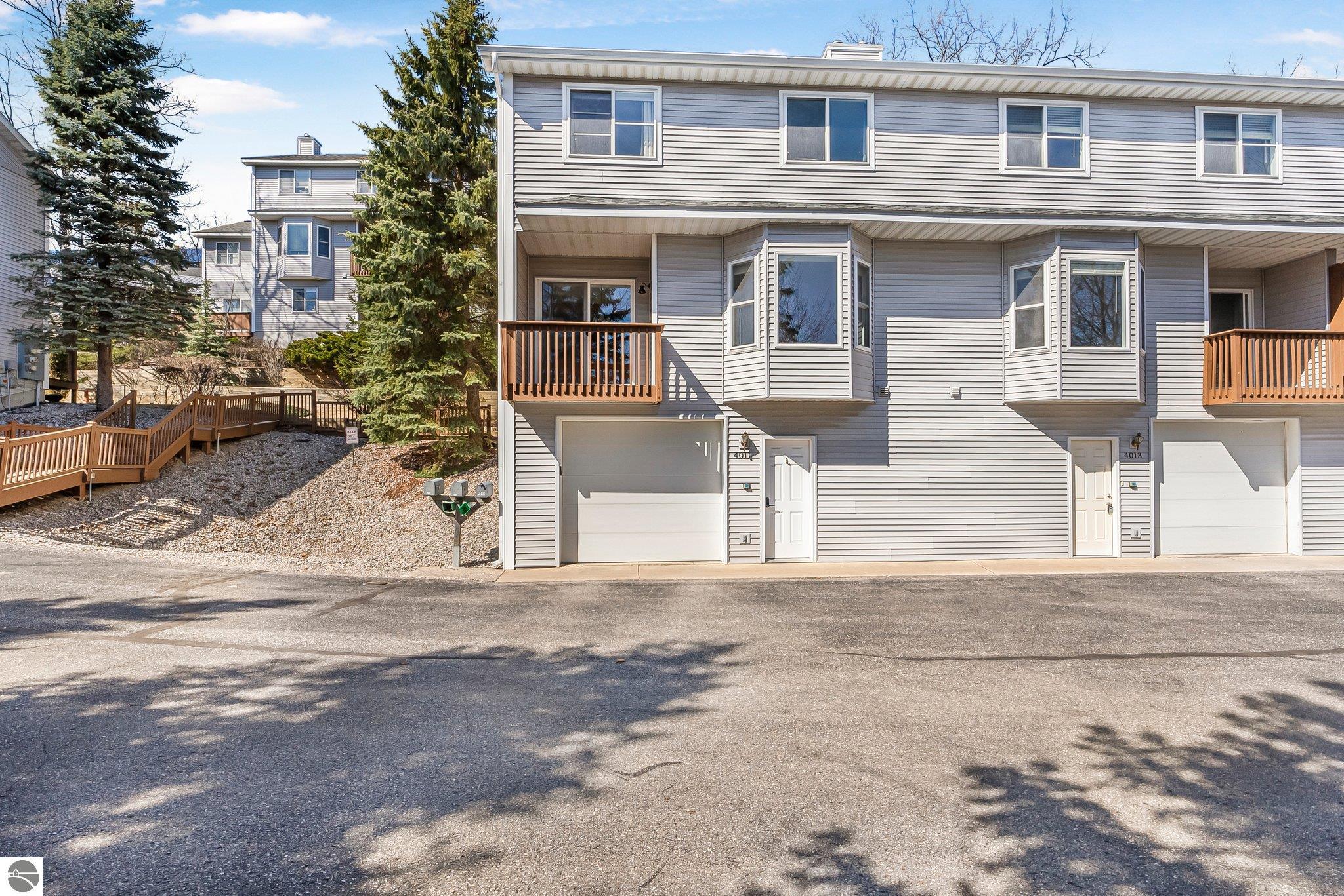 4011 Robin Hood Lane