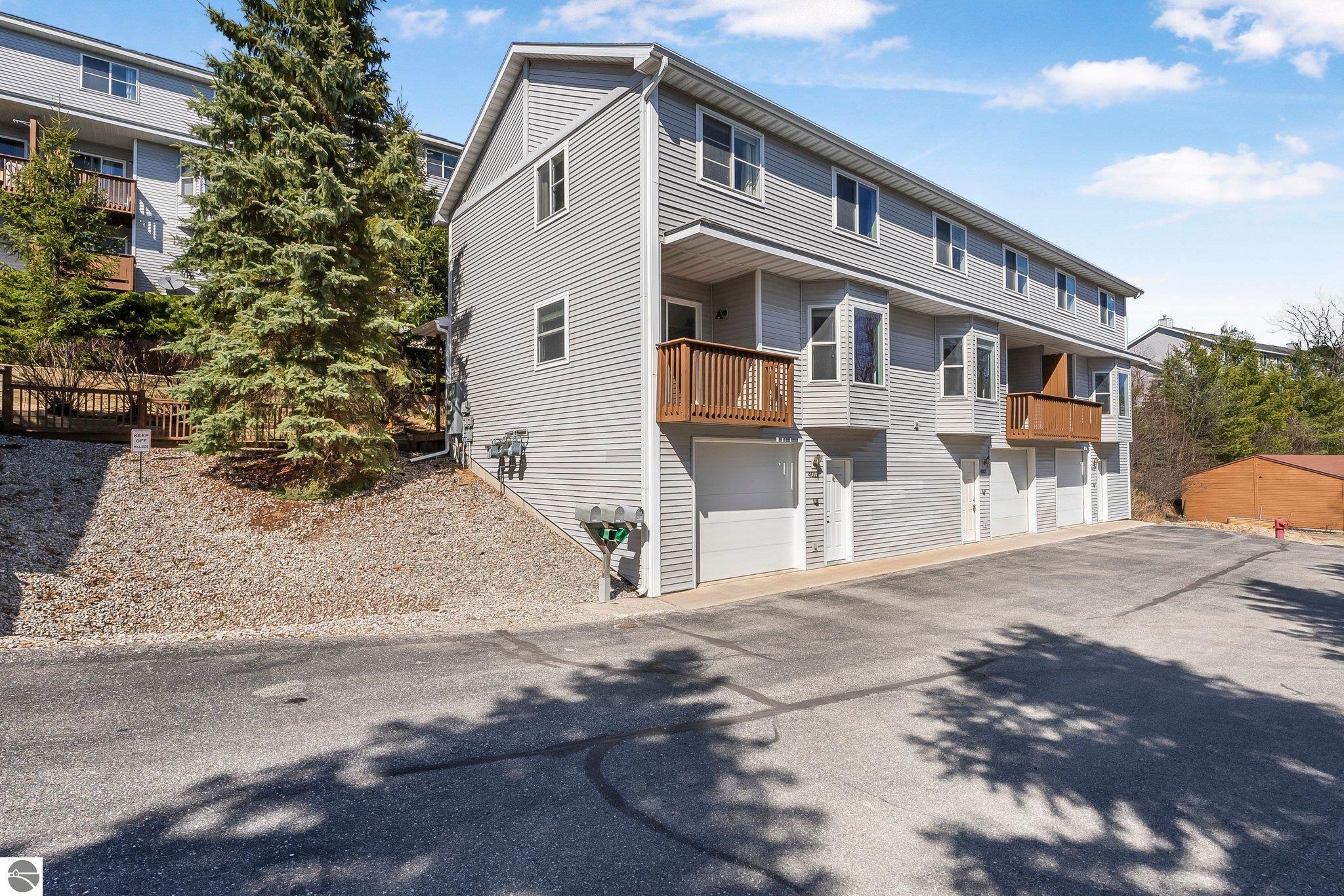4011 Robin Hood Lane