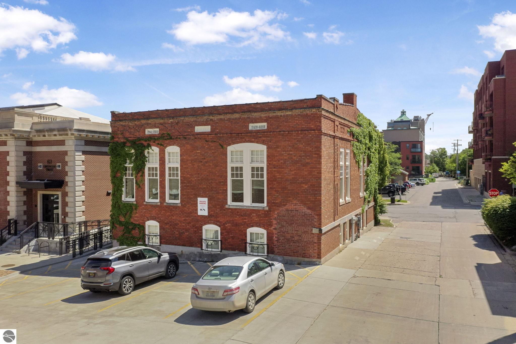 216 Cass Street