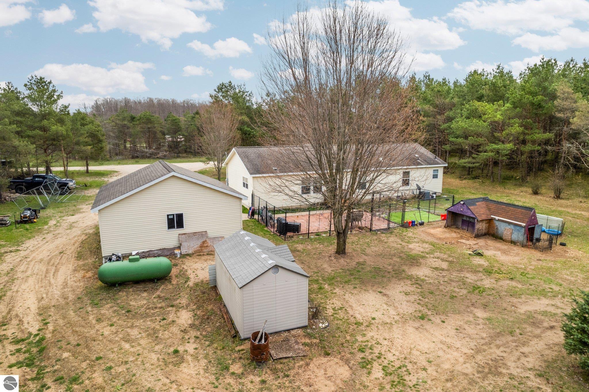 898 Leya Lane