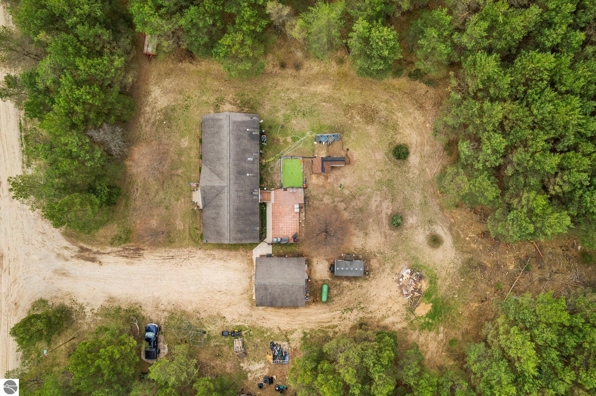 898 Leya Lane