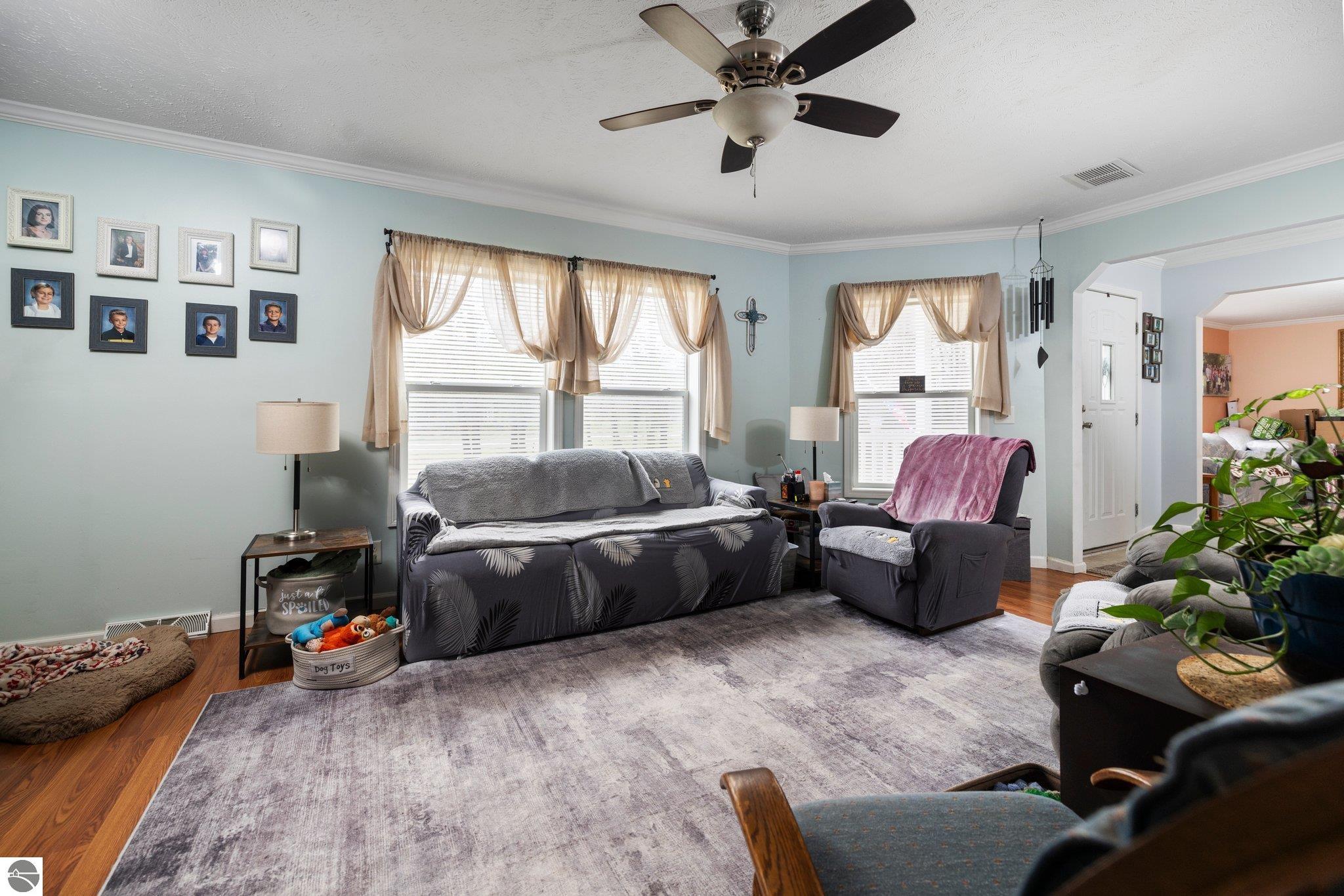 898 Leya Lane