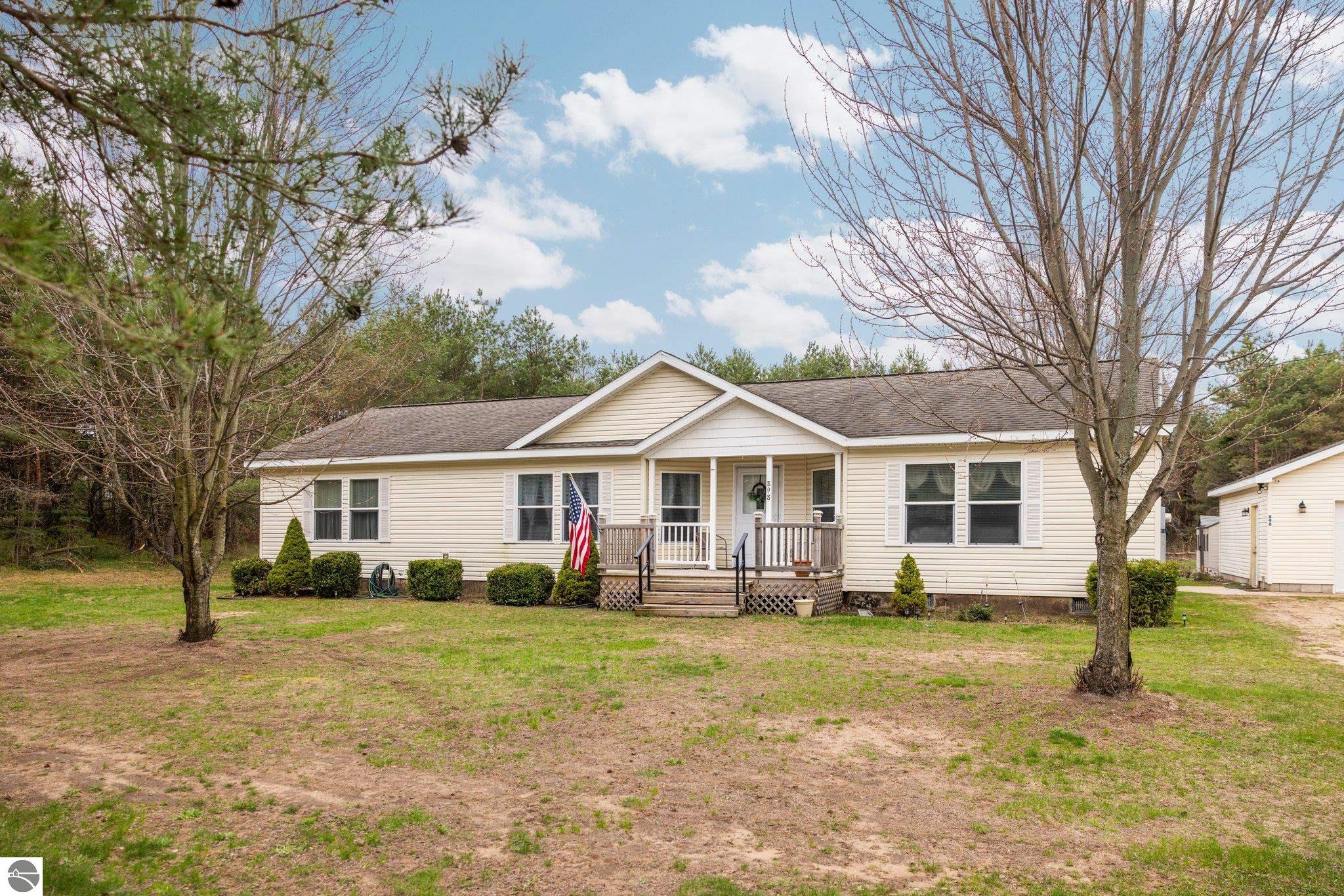 898 Leya Lane