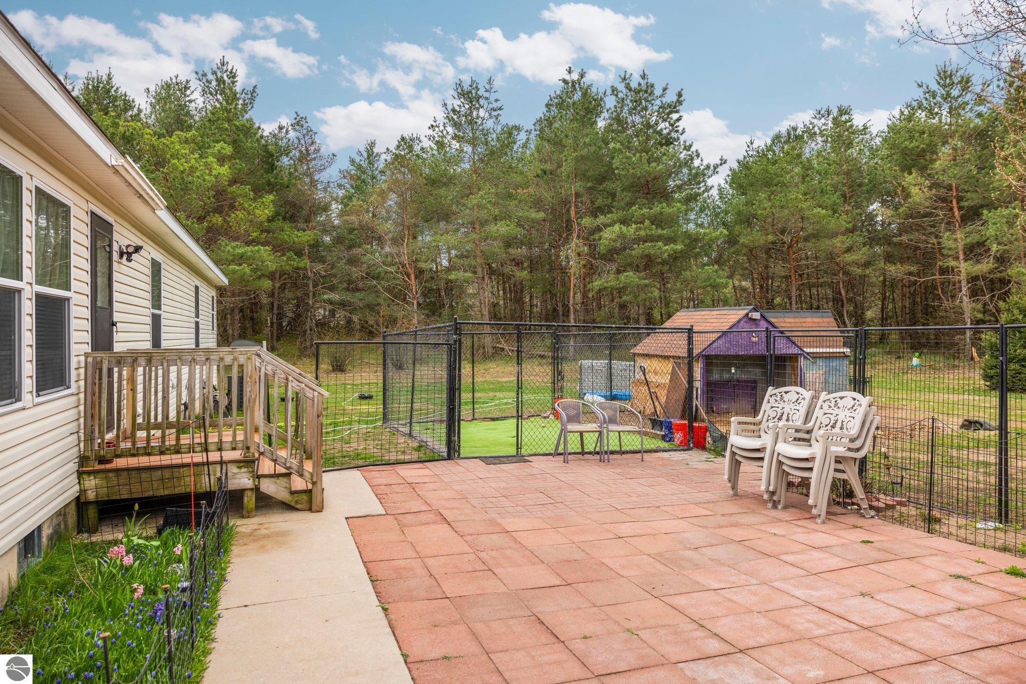 898 Leya Lane