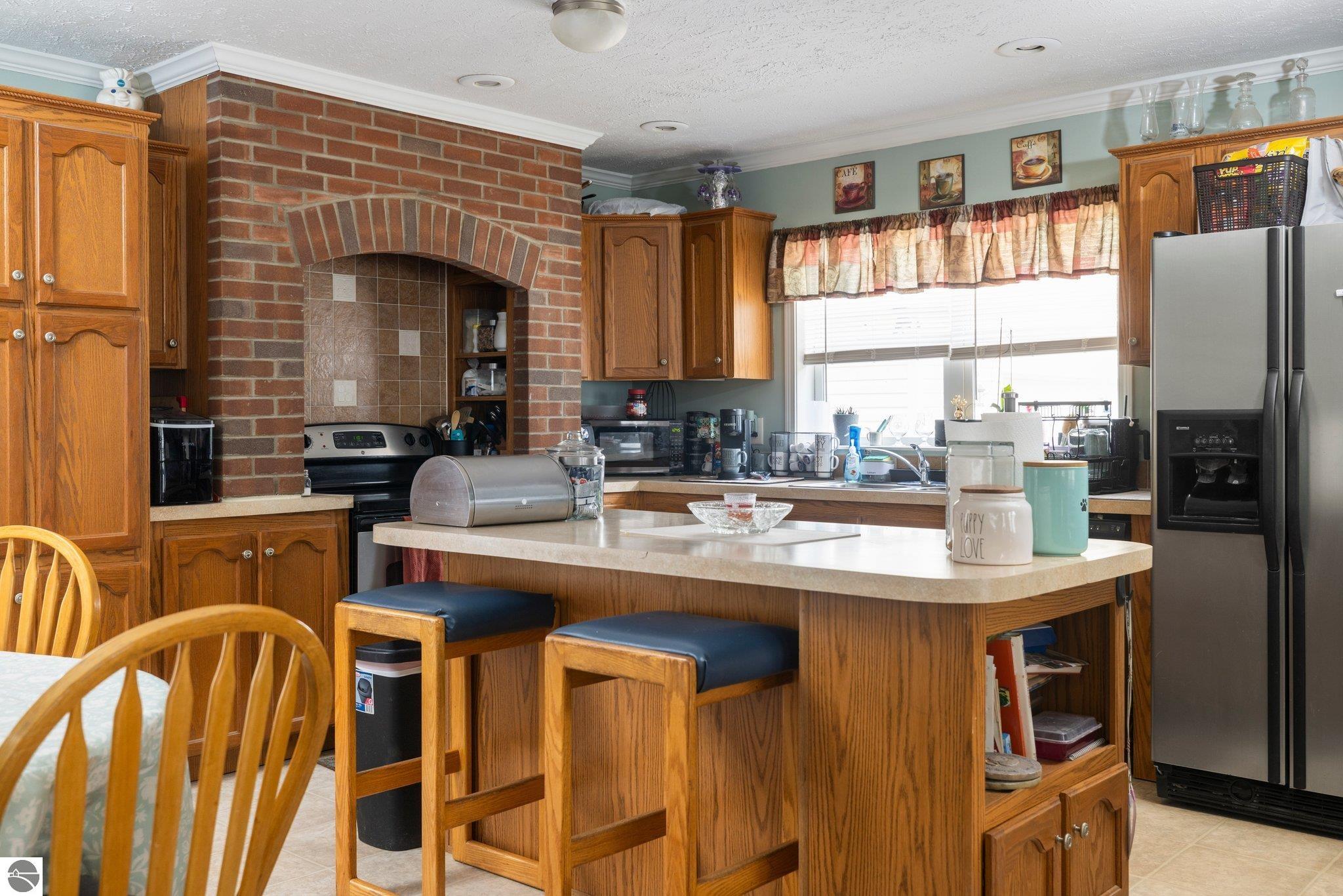898 Leya Lane