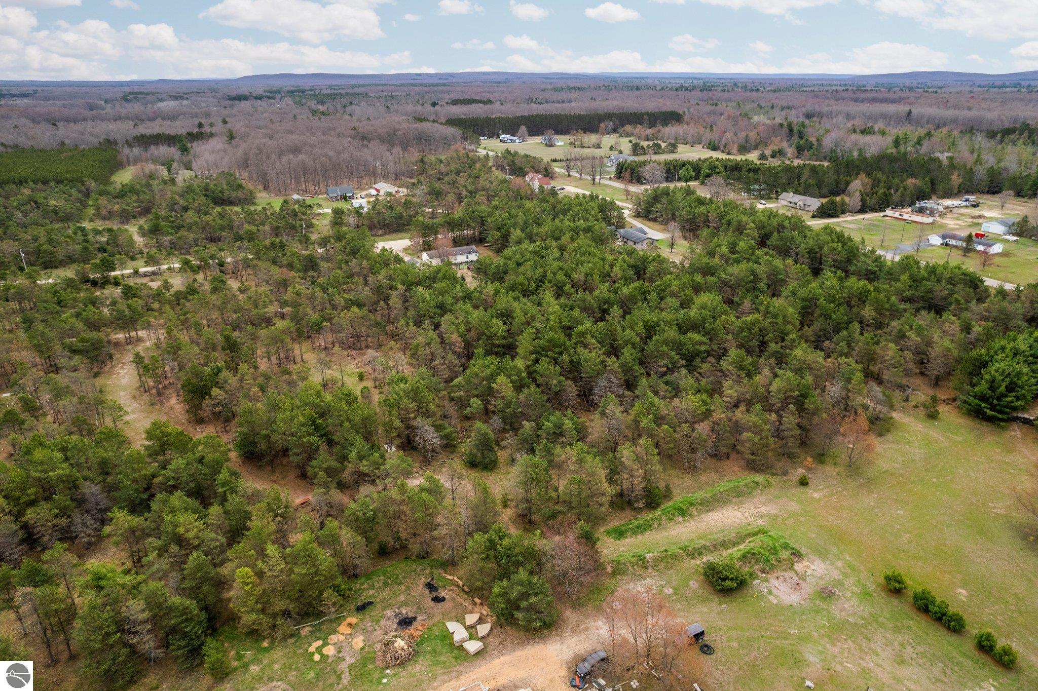 898 Leya Lane