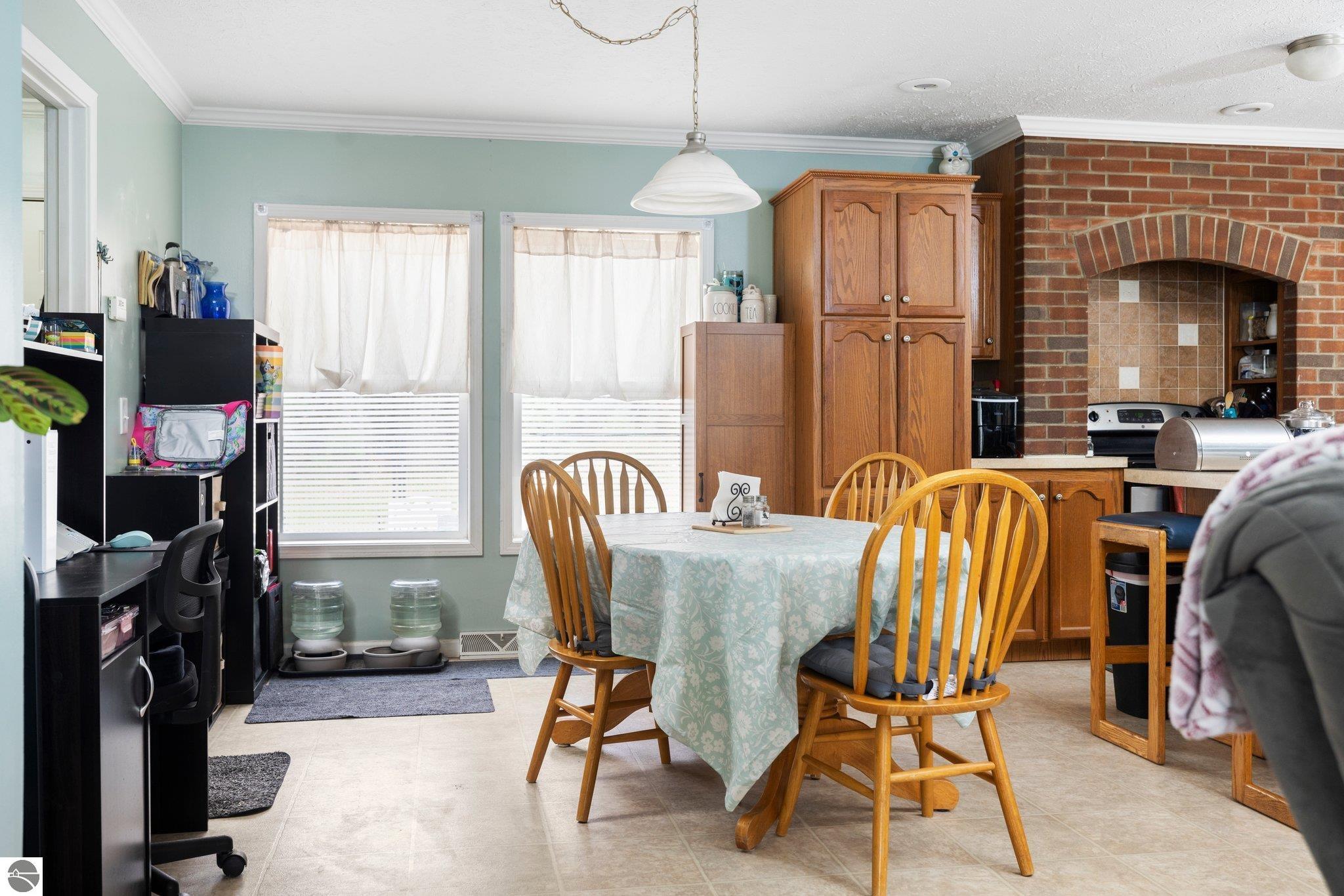 898 Leya Lane