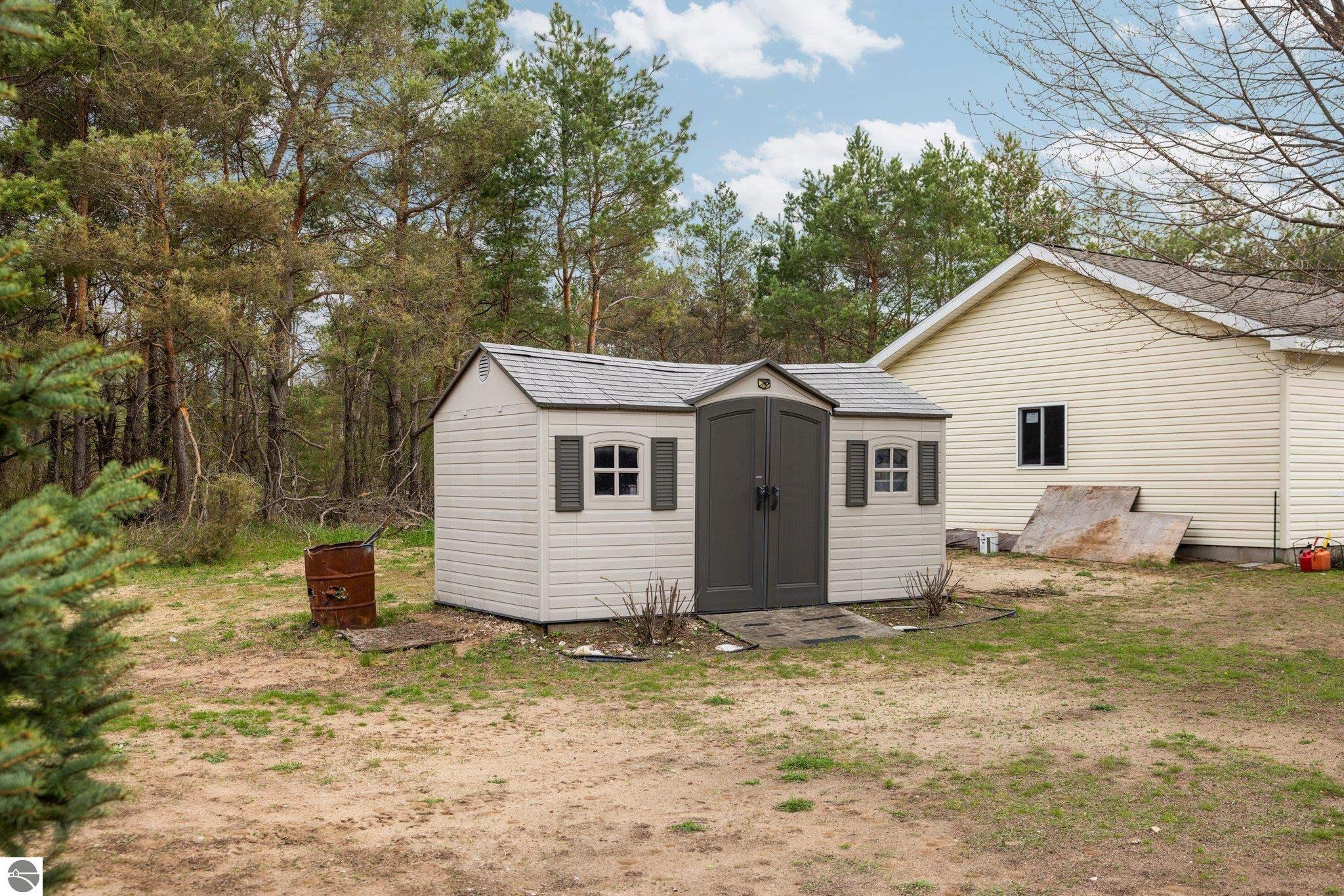 898 Leya Lane