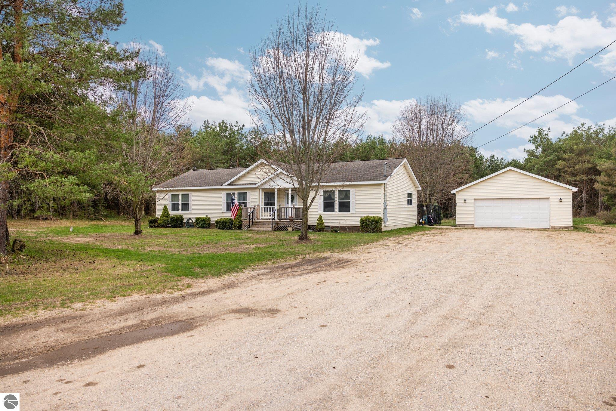 898 Leya Lane