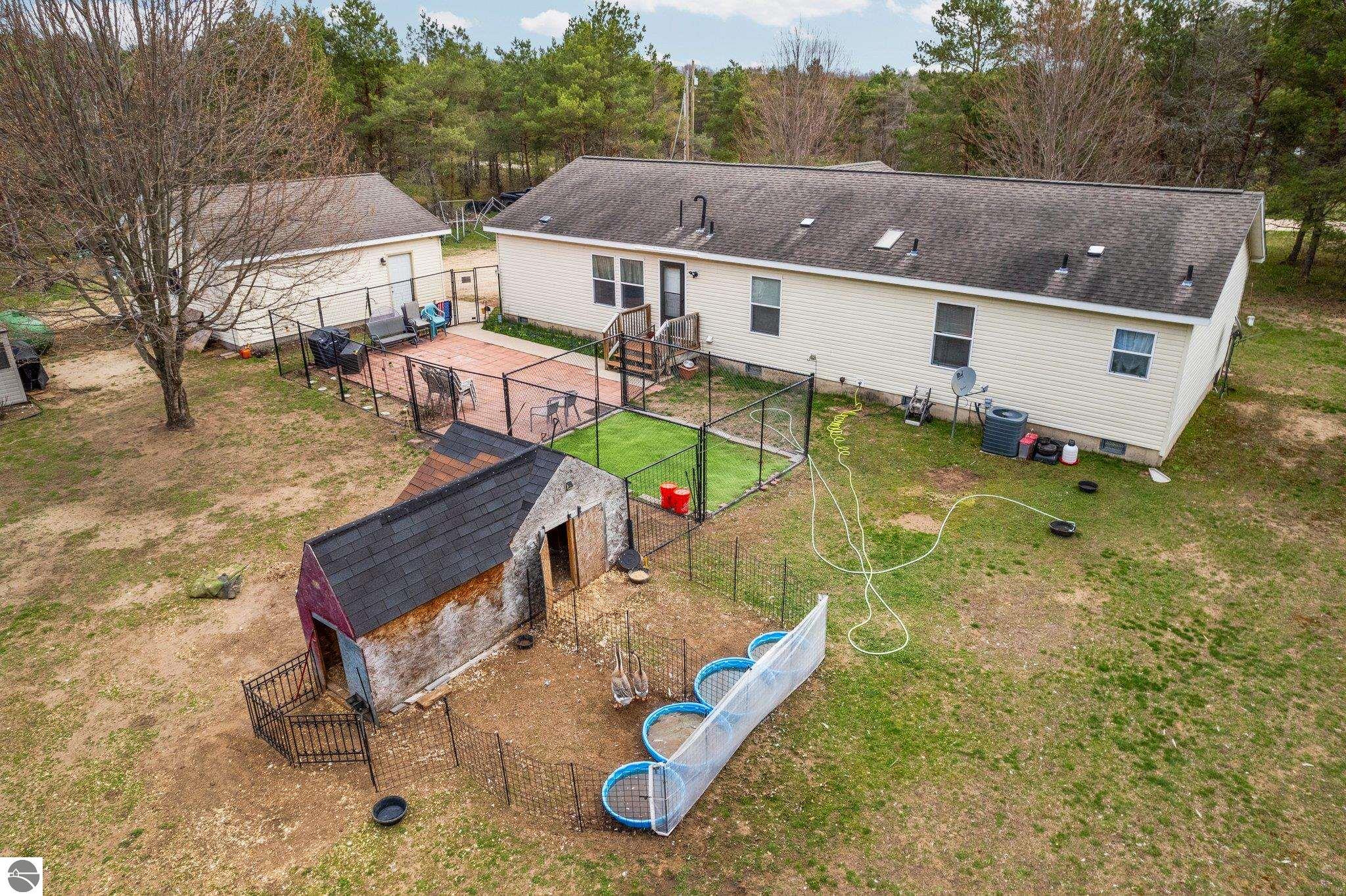 898 Leya Lane