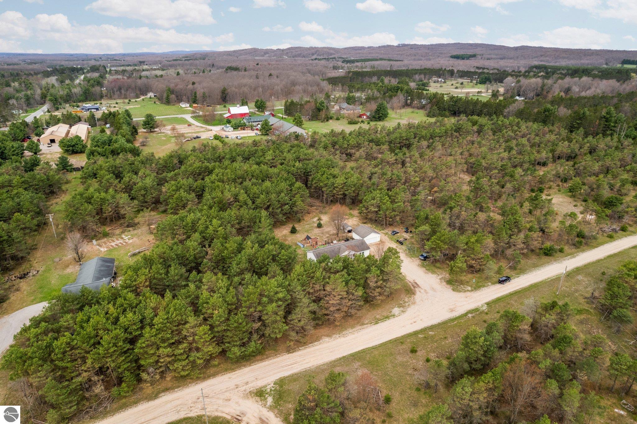 898 Leya Lane