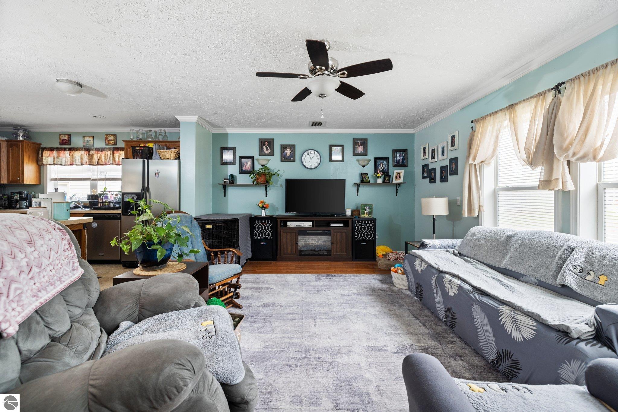 898 Leya Lane