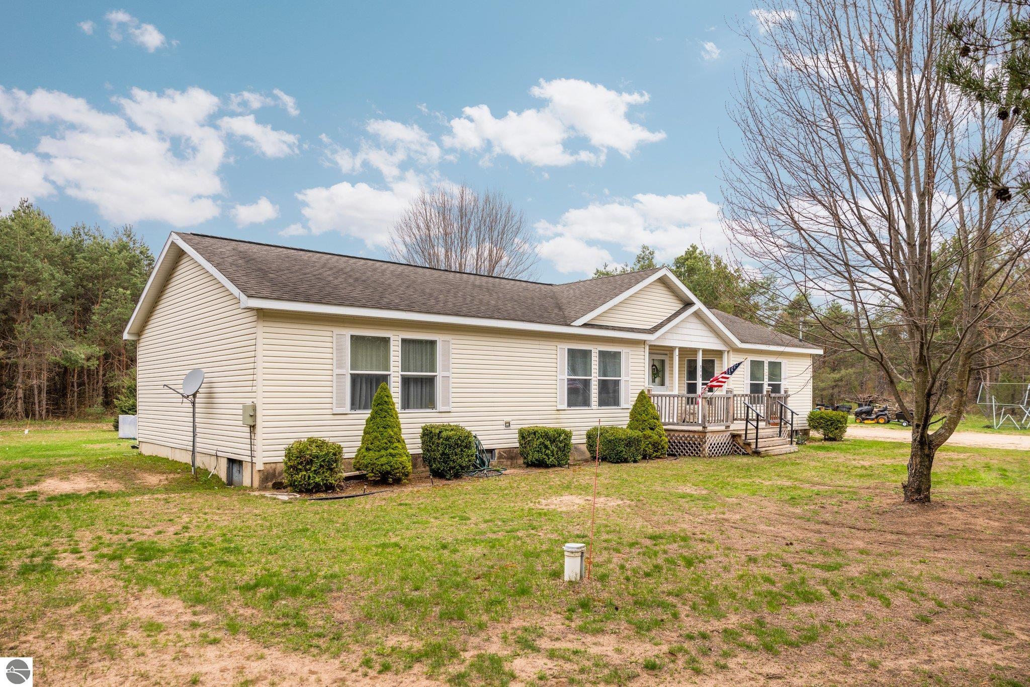 898 Leya Lane