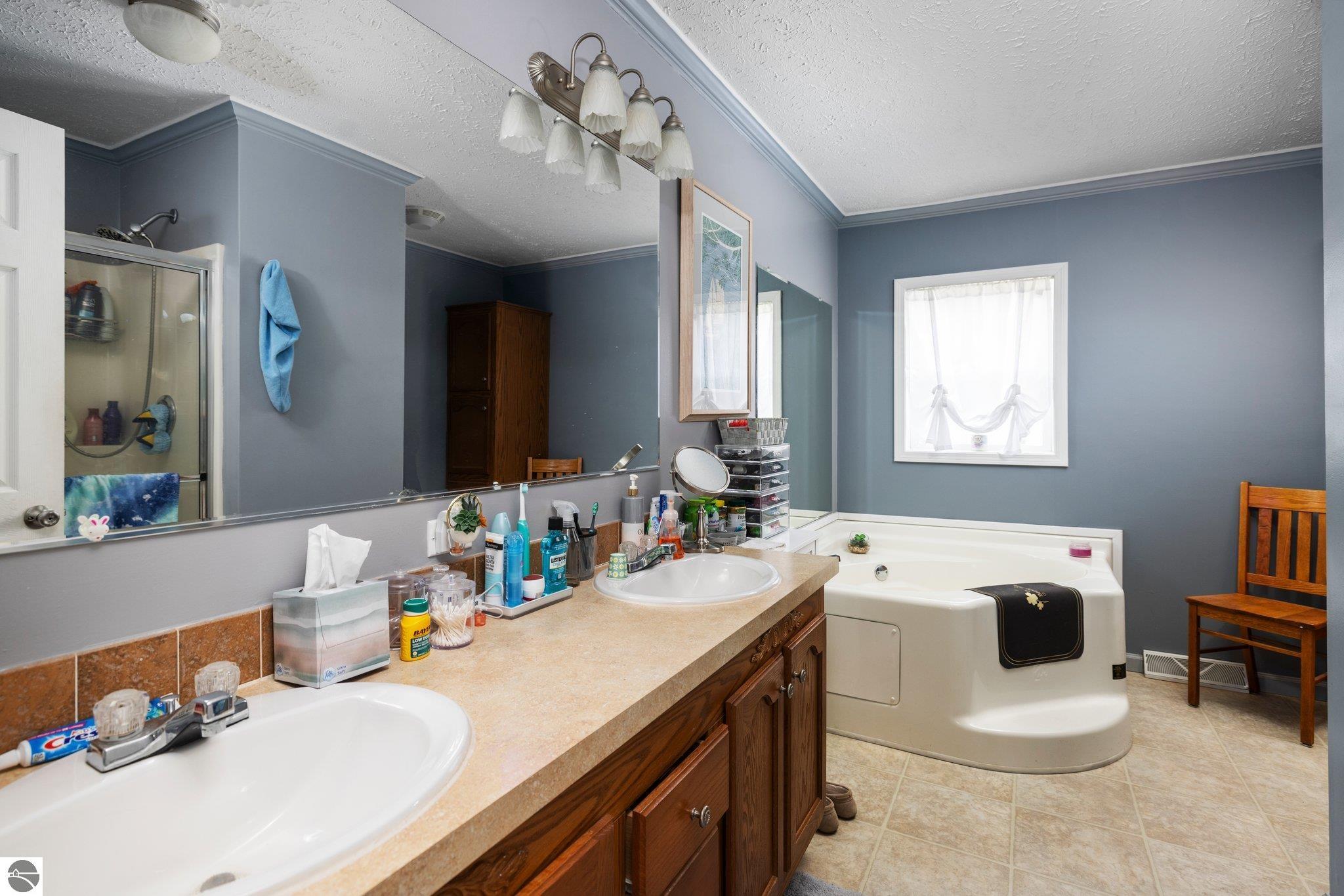 898 Leya Lane